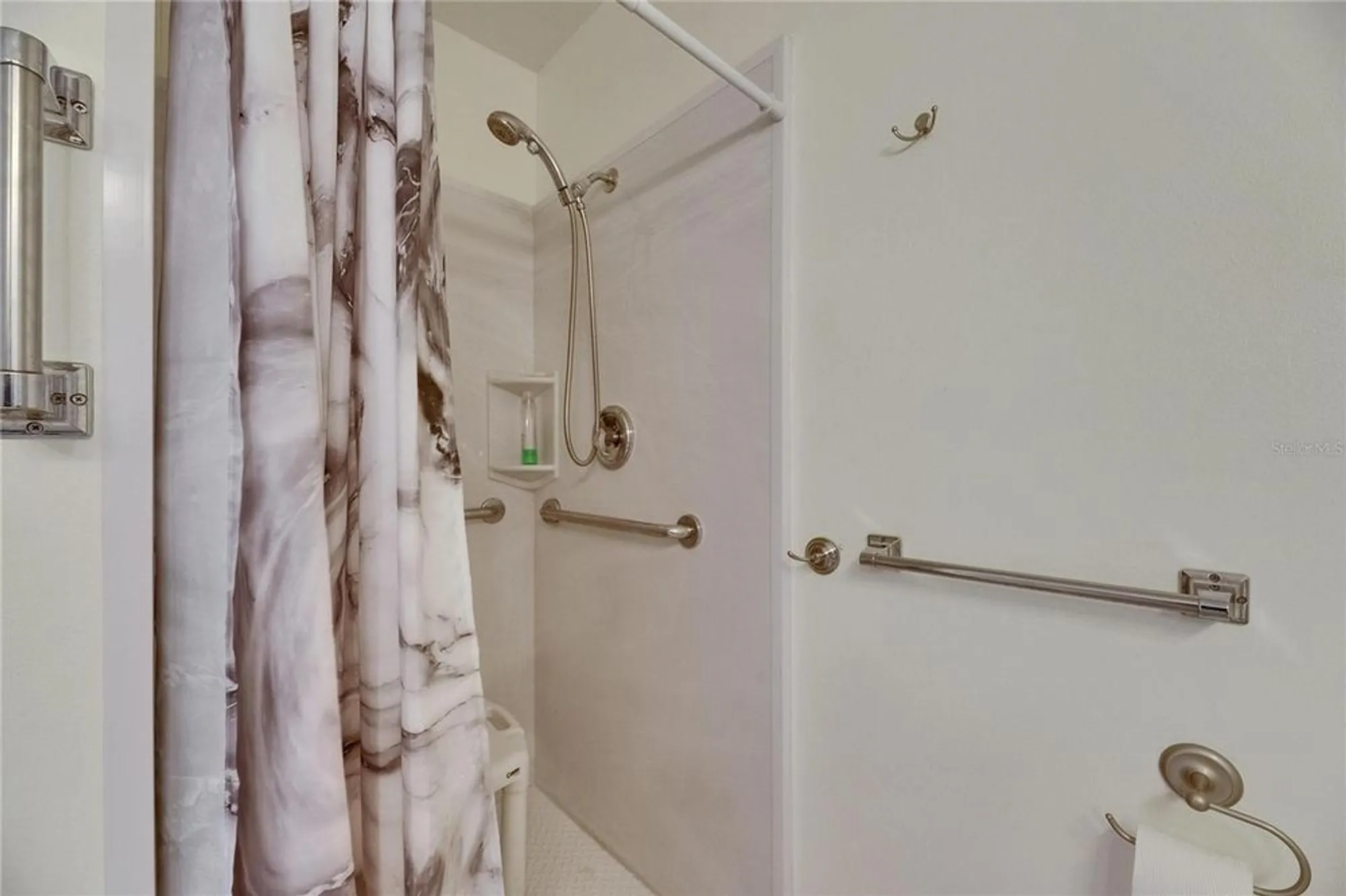Property Slideshow image 21 of 41 | 123 glendower cir # 123, Sun City Center, FL, 33573