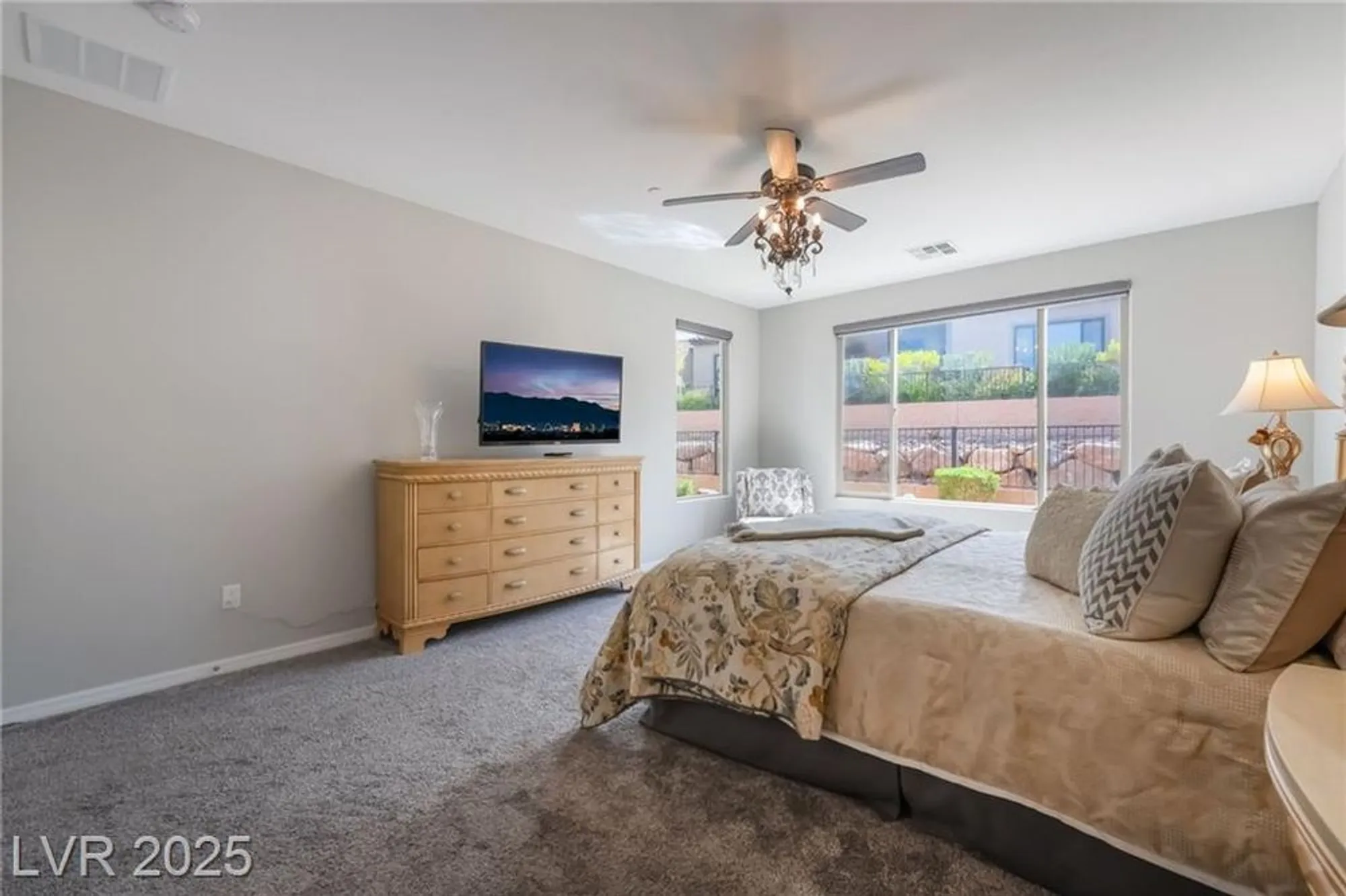 Property Slideshow image 21 of 44 | 15 arid crest ave, Henderson, NV, 89011