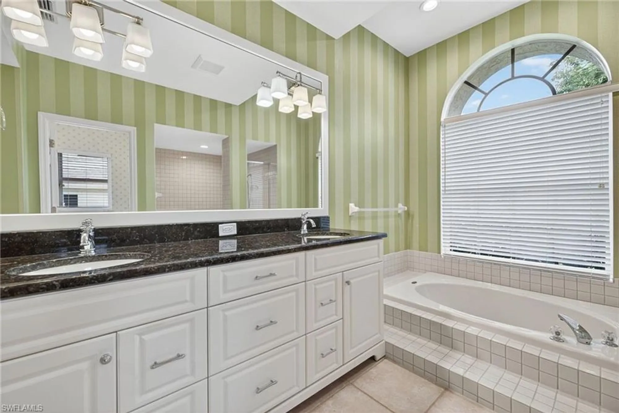 Property Slideshow image 18 of 44 | 3821 woodlake dr, Bonita Springs, FL, 34134