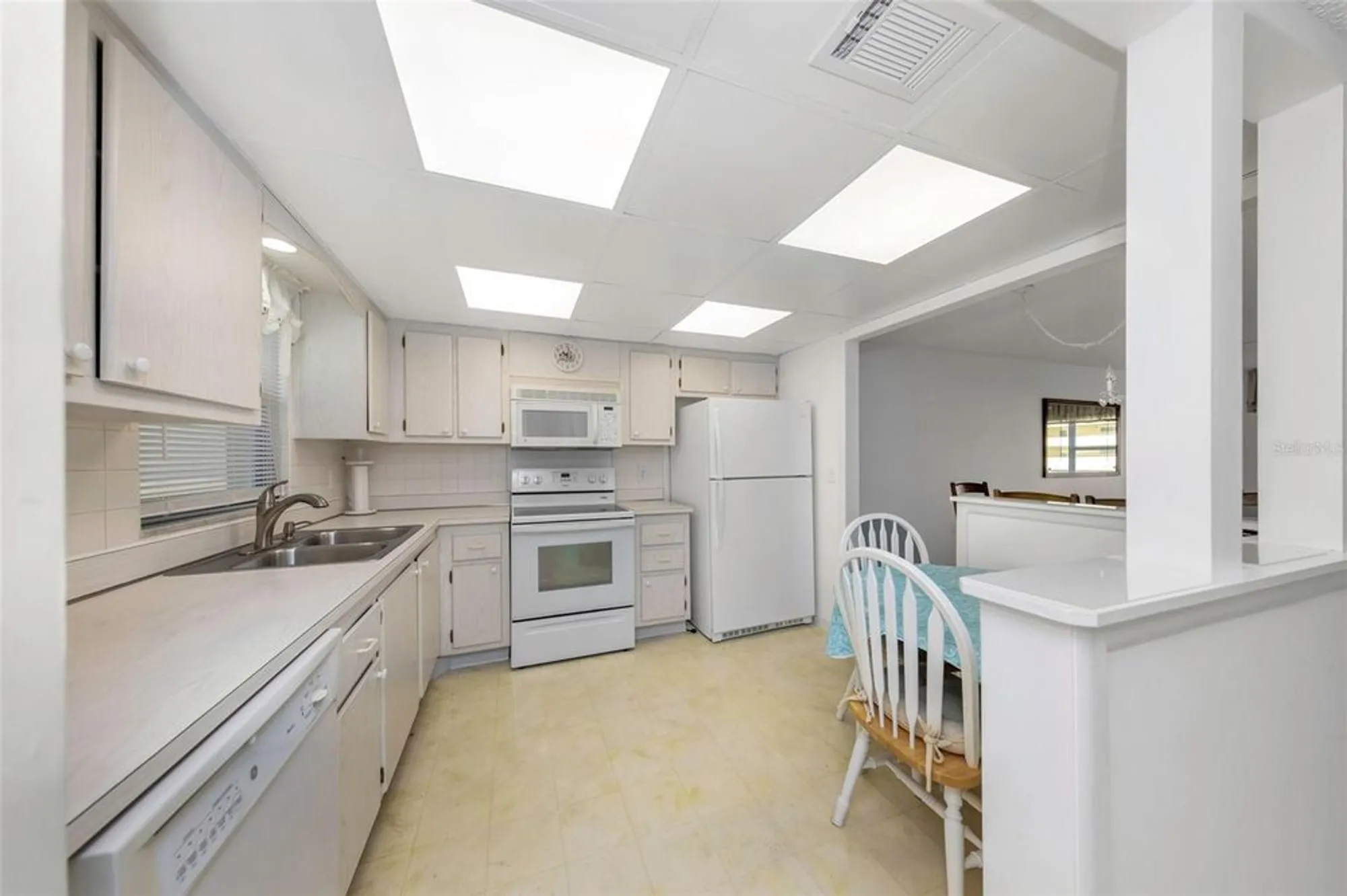 Property Slideshow image 7 of 95 | 4550 cove cir apt 207, St Petersburg, FL, 33708