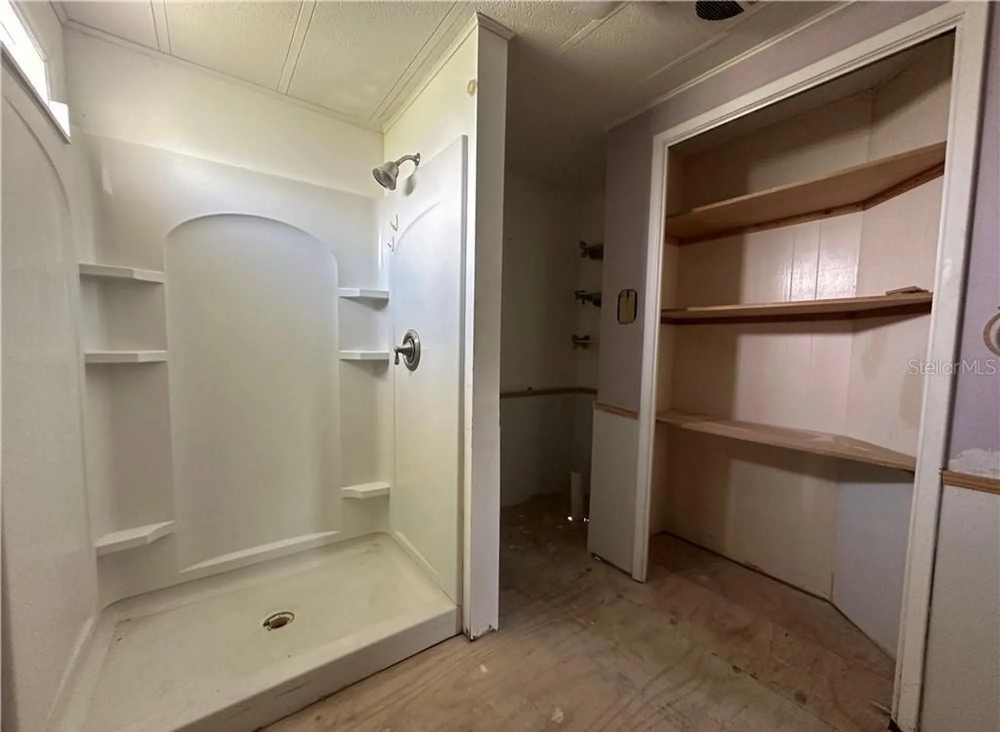 Property Slideshow image 22 of 39 | 14700 patrick henry rd, North Fort Myers, FL, 33917