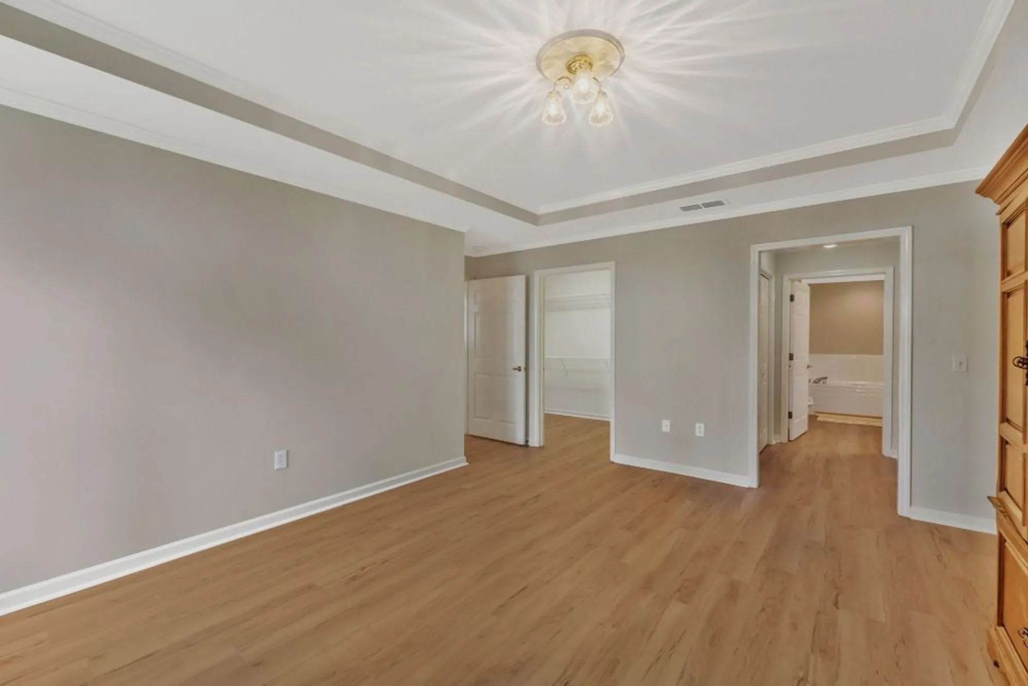 Property Slideshow image 14 of 28 | 702 forest glen cir, Murfreesboro, TN, 37128