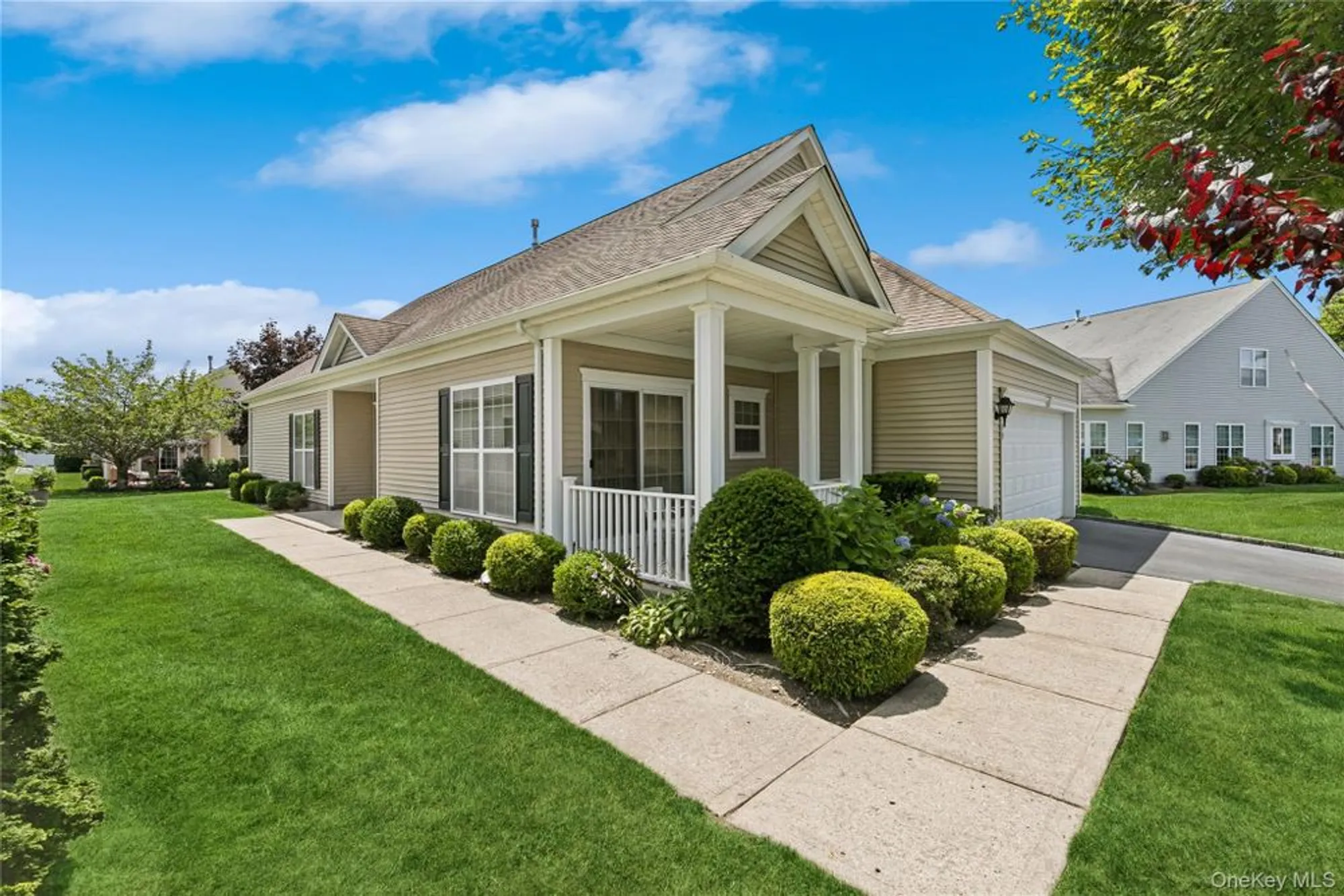 Property Slideshow image 5 of 40 | 109 louden loop, Mount Sinai, NY, 11766