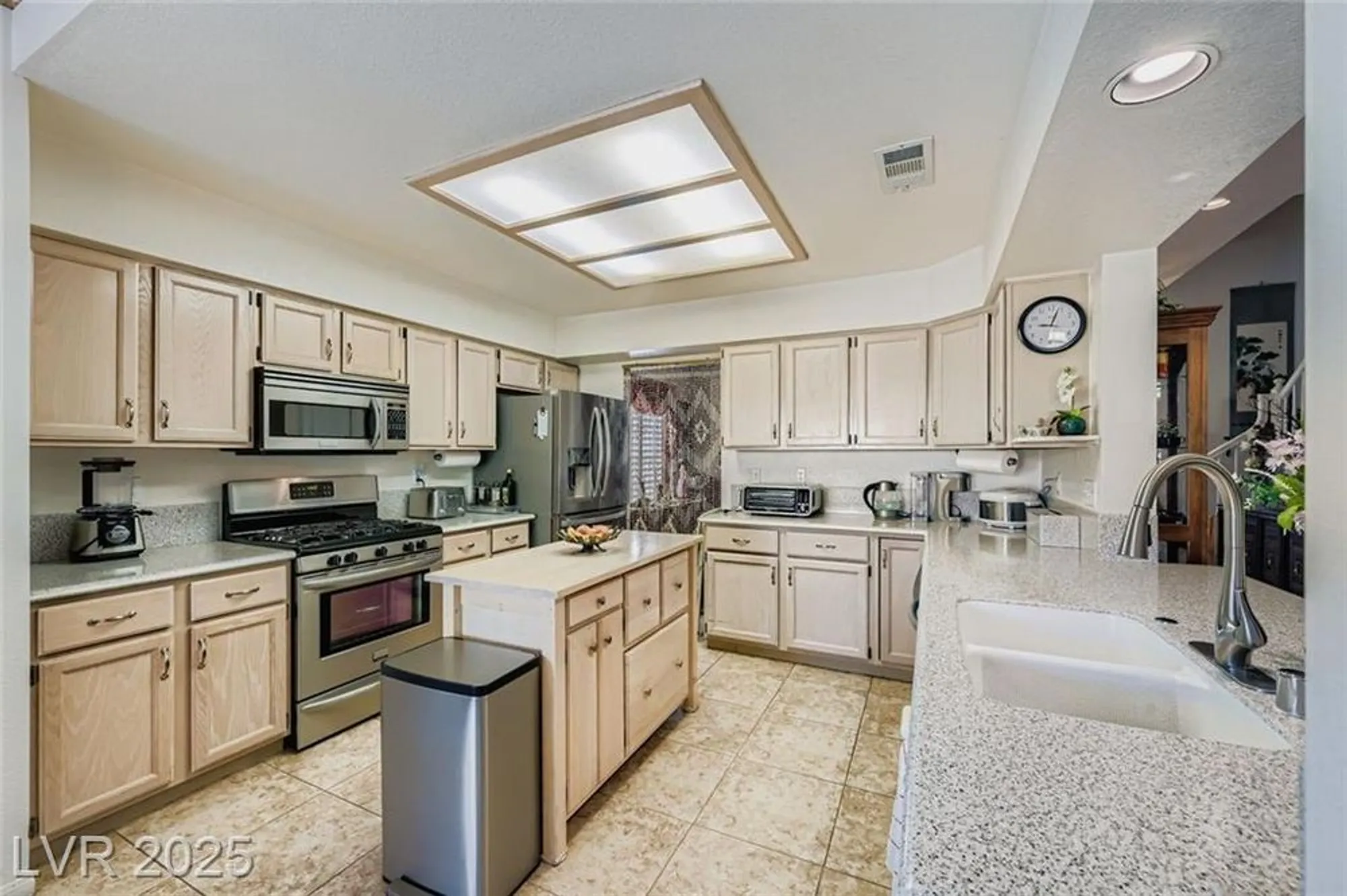 Property Slideshow image 11 of 49 | 5245 roca ln, Las Vegas, NV, 89130