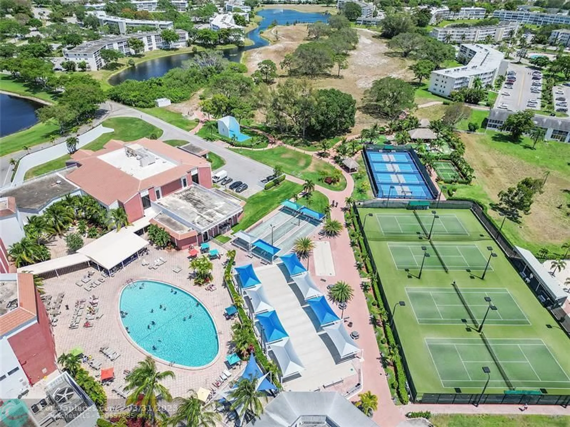 Property Slideshow image 25 of 32 | 190 oakridge m # 190, Deerfield Beach, FL, 33442