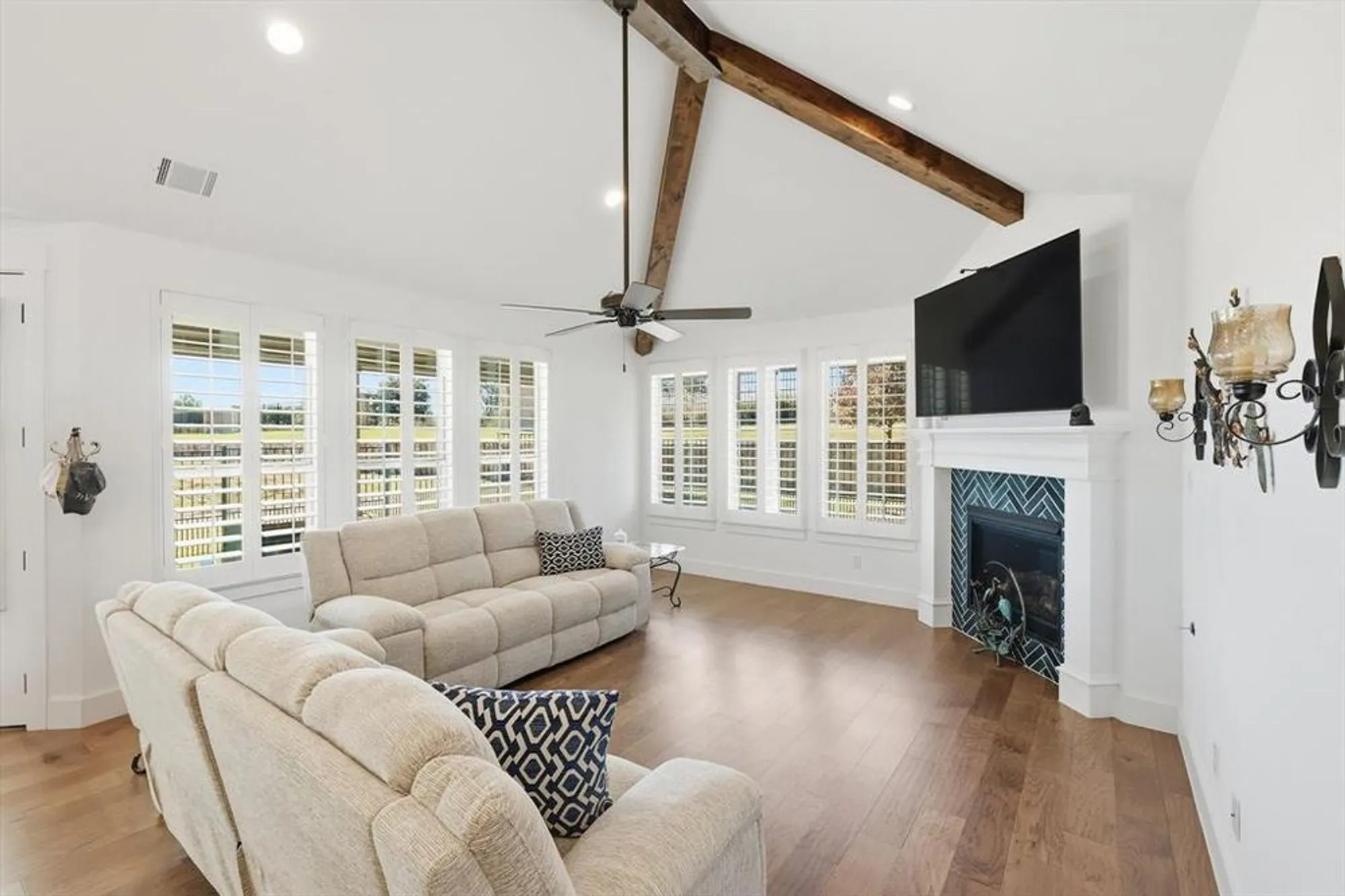 Property Slideshow image 14 of 25 | 912 hacienda dr, Mansfield, TX, 76063