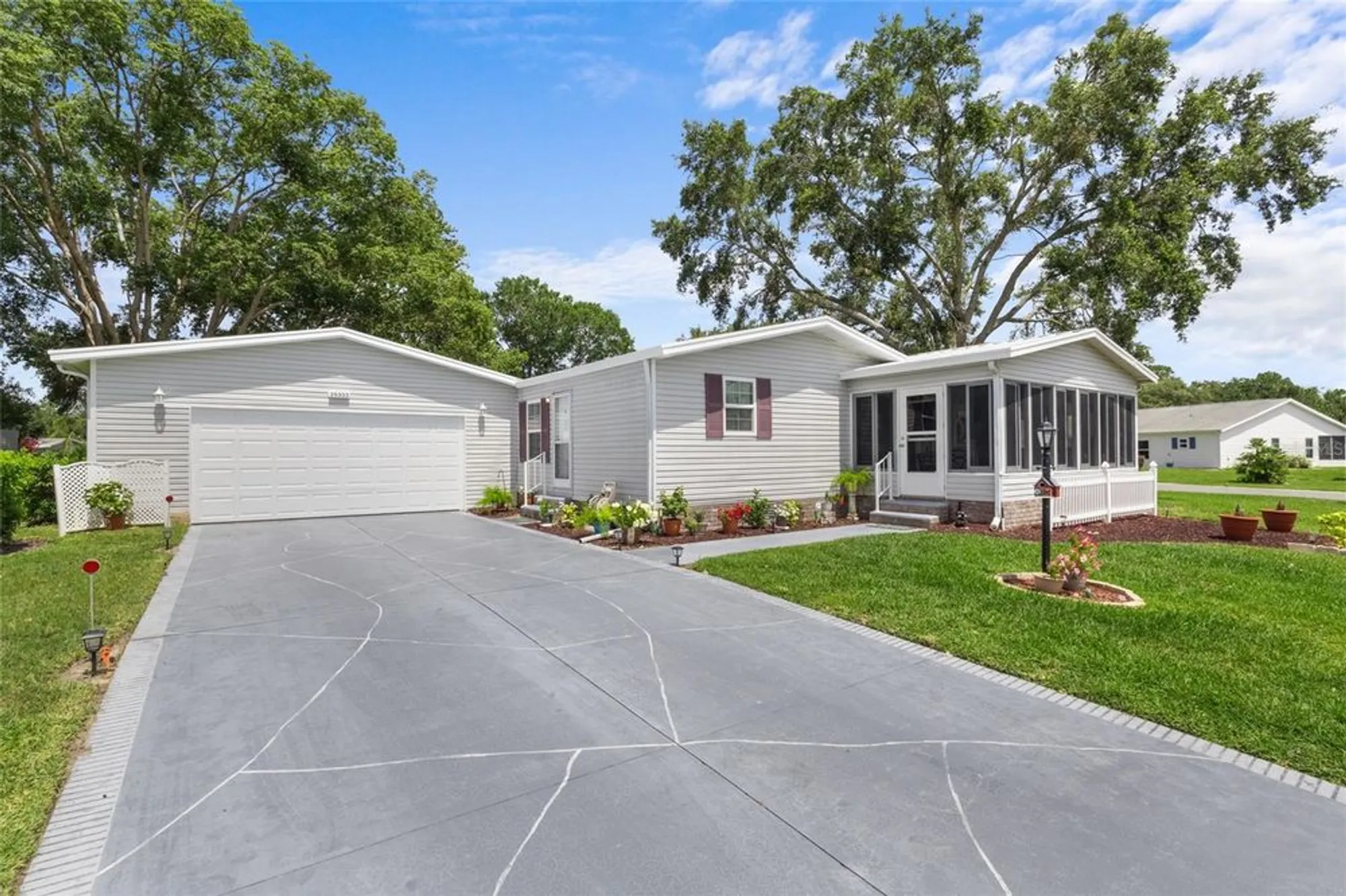 Property Slideshow image 3 of 38 | 25333 casa del lago ln, Leesburg, FL, 34748