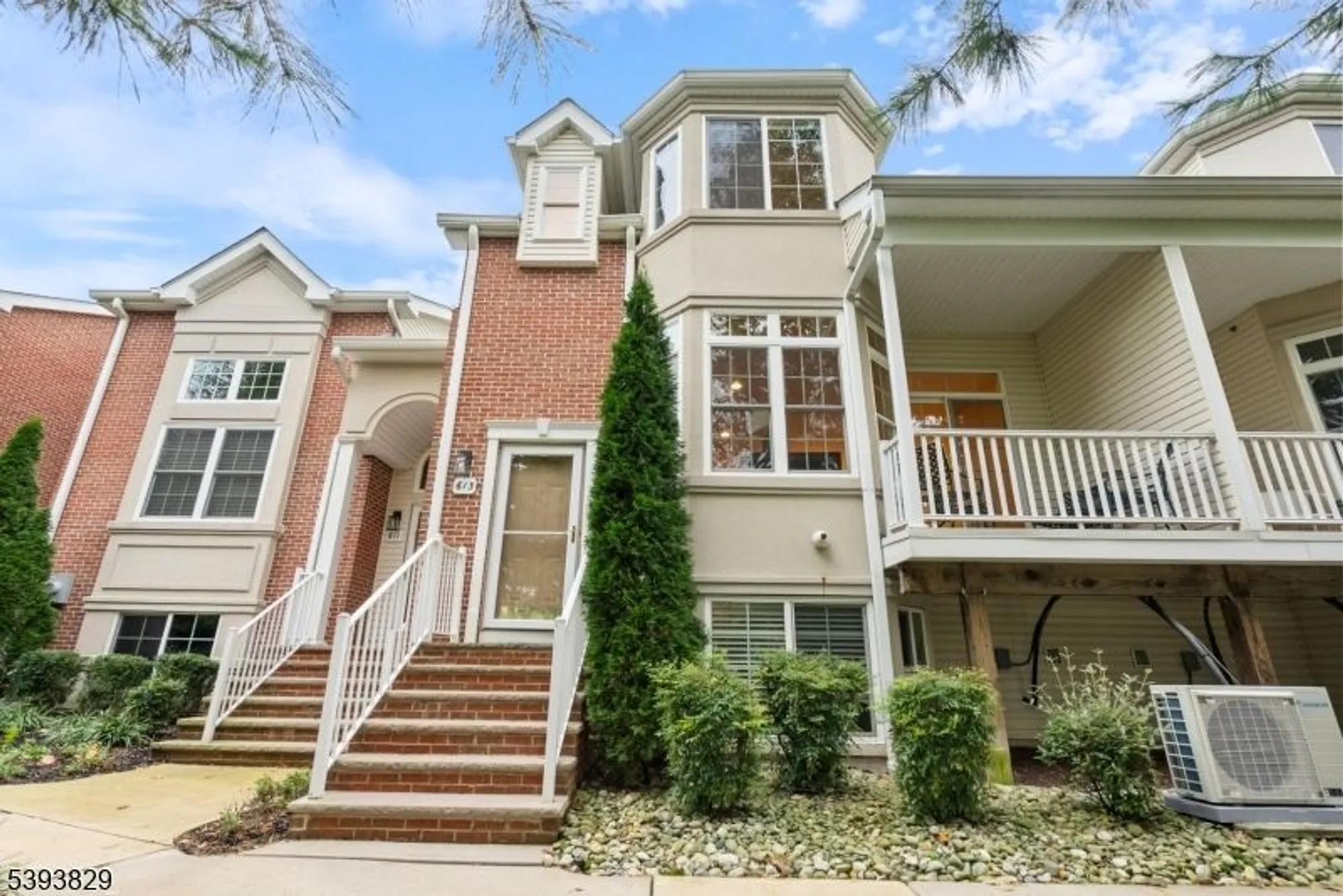 Property Slideshow image 2 of 40 | 613 maple ct, Garwood, NJ, 07027