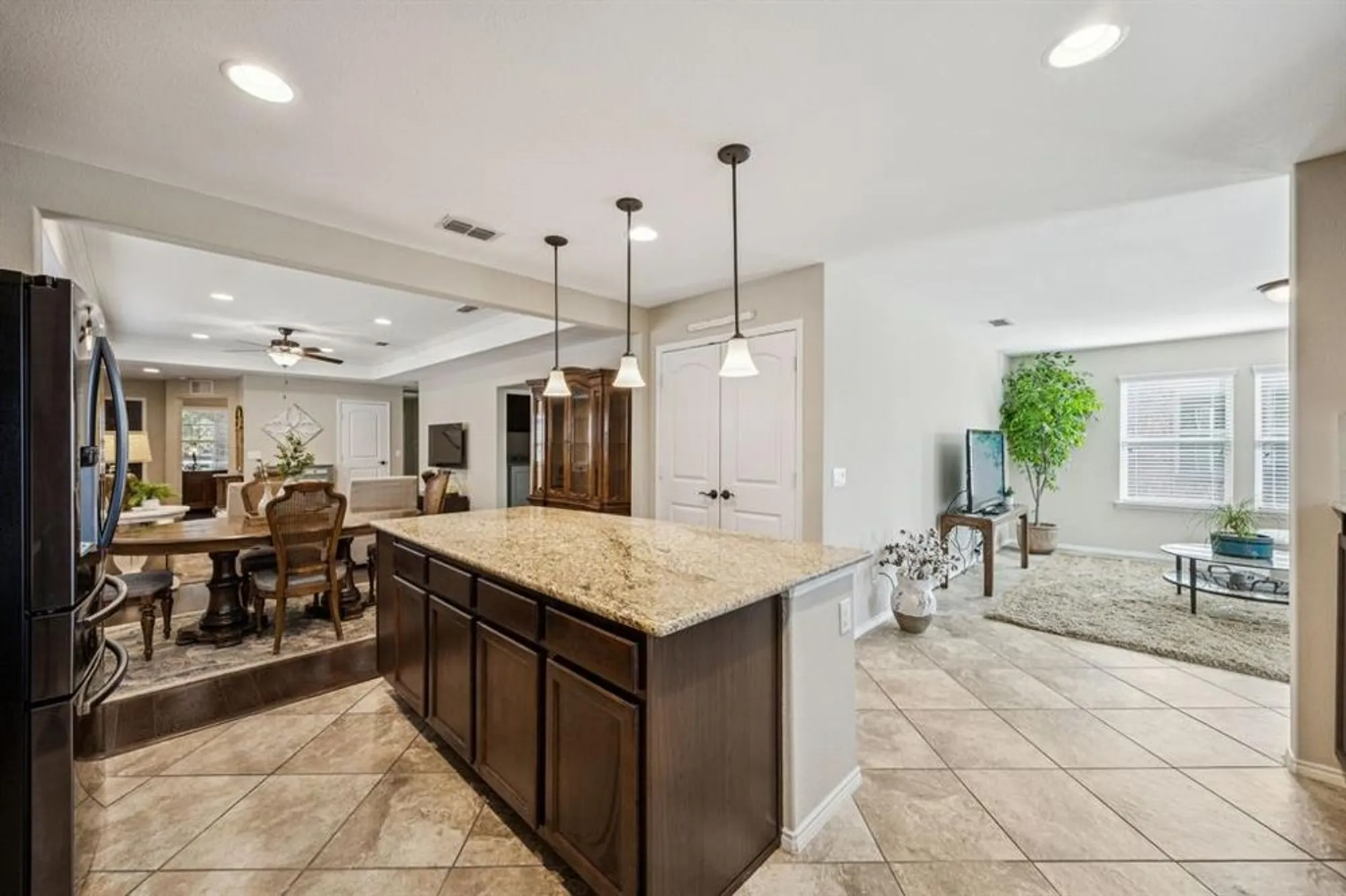 Property Slideshow image 12 of 27 | 7673 gulf breeze ln, Frisco, TX, 75036