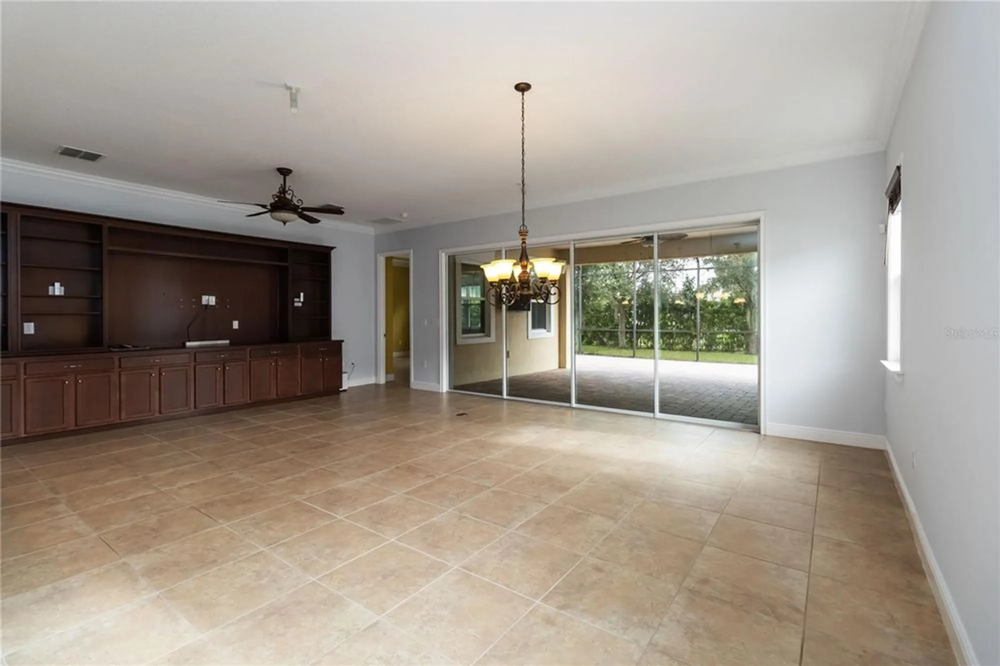 Property Slideshow image 7 of 54 | 5043 vantage ct, Saint Cloud, FL, 34772
