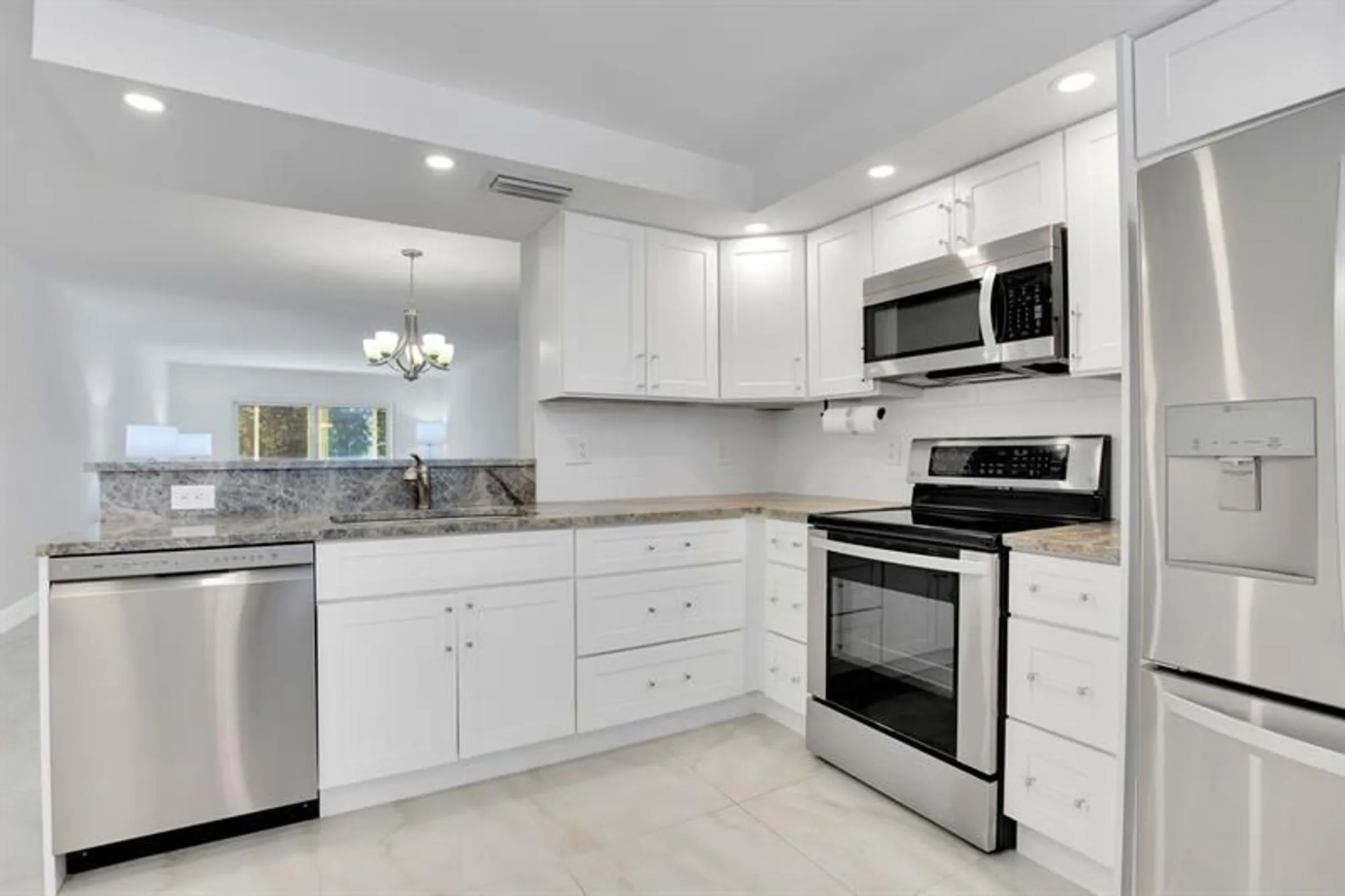 Property Slideshow image 5 of 32 | 2202 lucaya bnd h2, Coconut Creek, FL, 33066