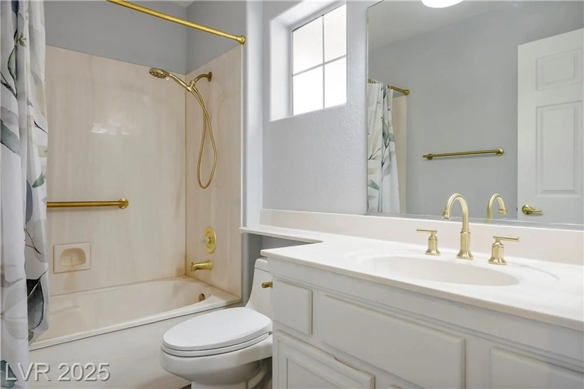 Property Slideshow image 32 of 59 | 8500 gull dr, Las Vegas, NV, 89134
