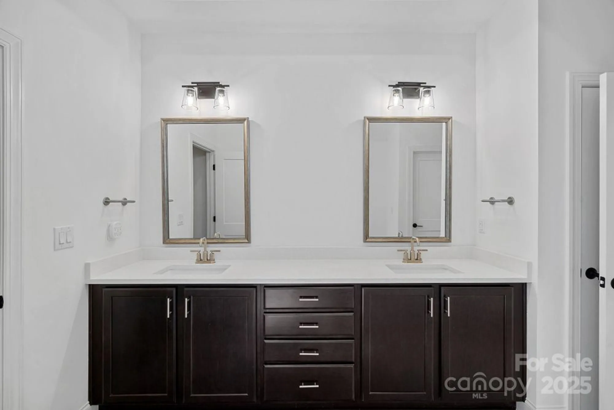 Property Slideshow image 25 of 39 | 218 alenda lux cir, Mooresville, NC, 28115