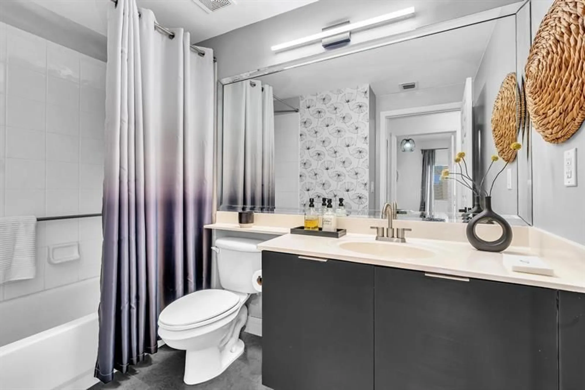 Property Slideshow image 41 of 82 | 7775 southampton ter 405, Tamarac, FL, 33321