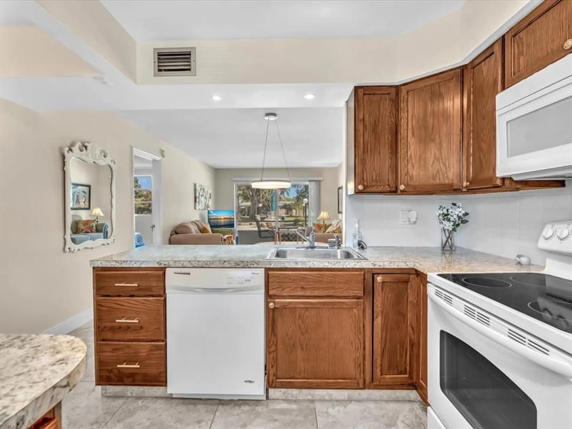 Property Slideshow image 10 of 41 | 2801 nw 47th ter apt 106, Lauderdale Lakes, FL, 33313