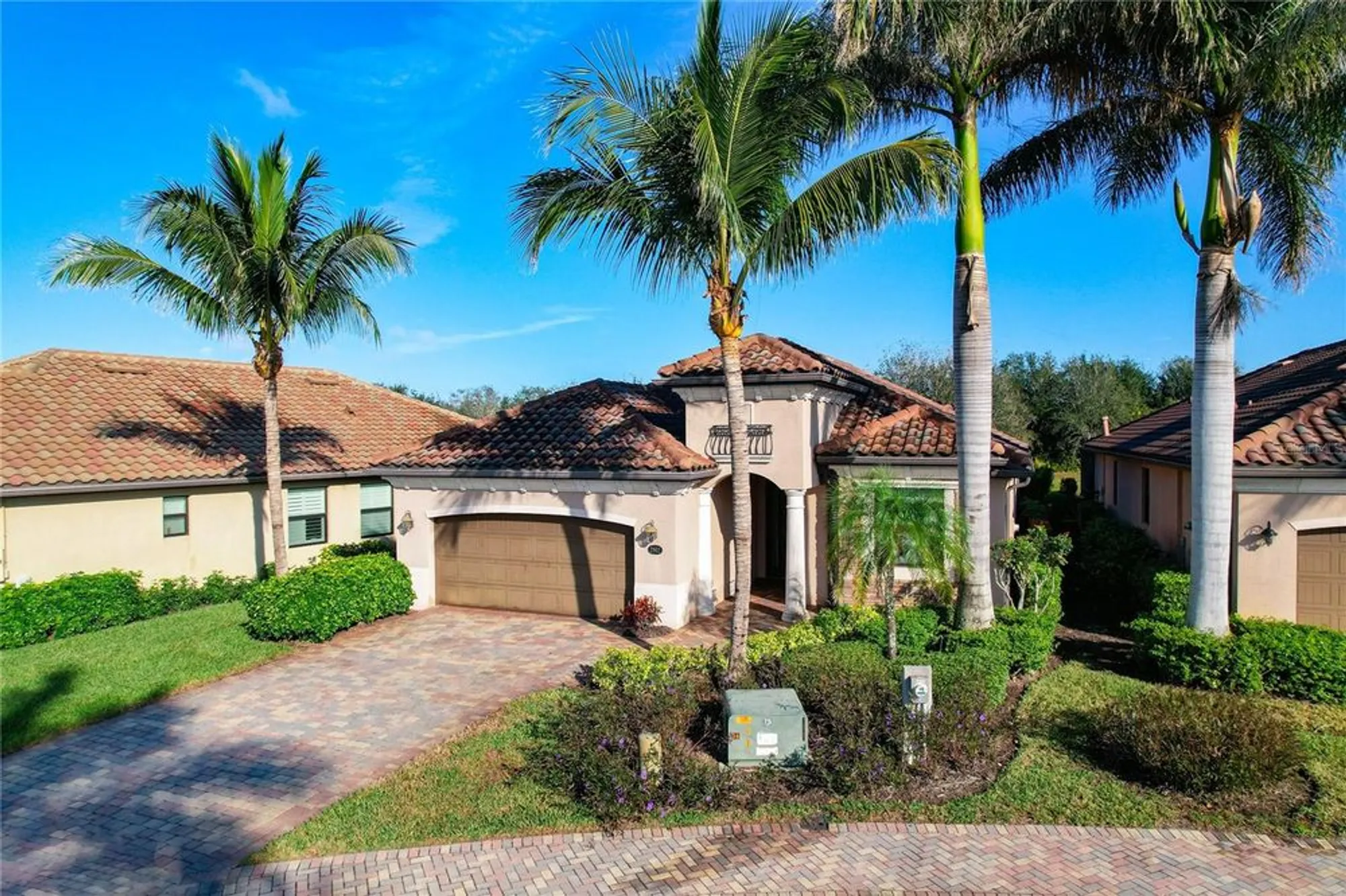 Property Slideshow image 5 of 61 | 2902 aviamar cir, Naples, FL, 34114