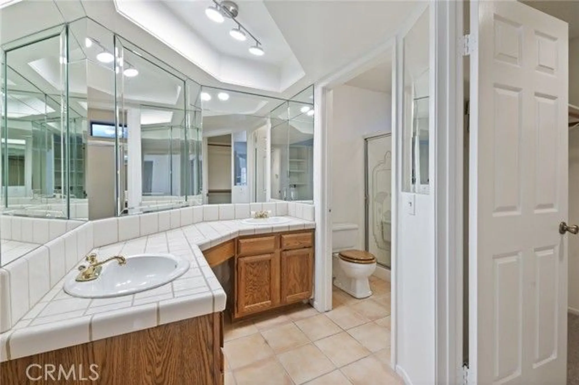 Property Slideshow image 14 of 24 | 19229 pine way, Apple Valley, CA, 92308
