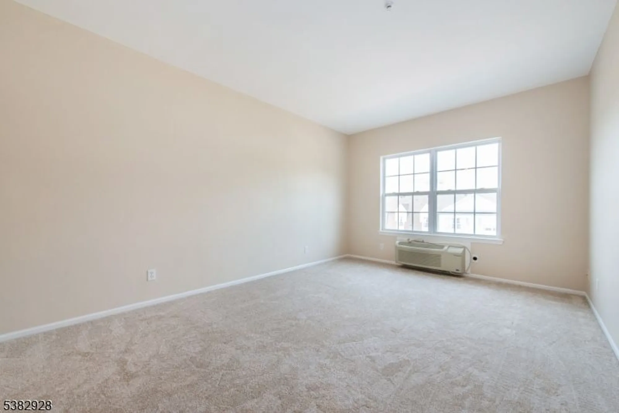 Property Slideshow image 21 of 31 | 9302 richmond rd # 302, West Milford, NJ, 07480