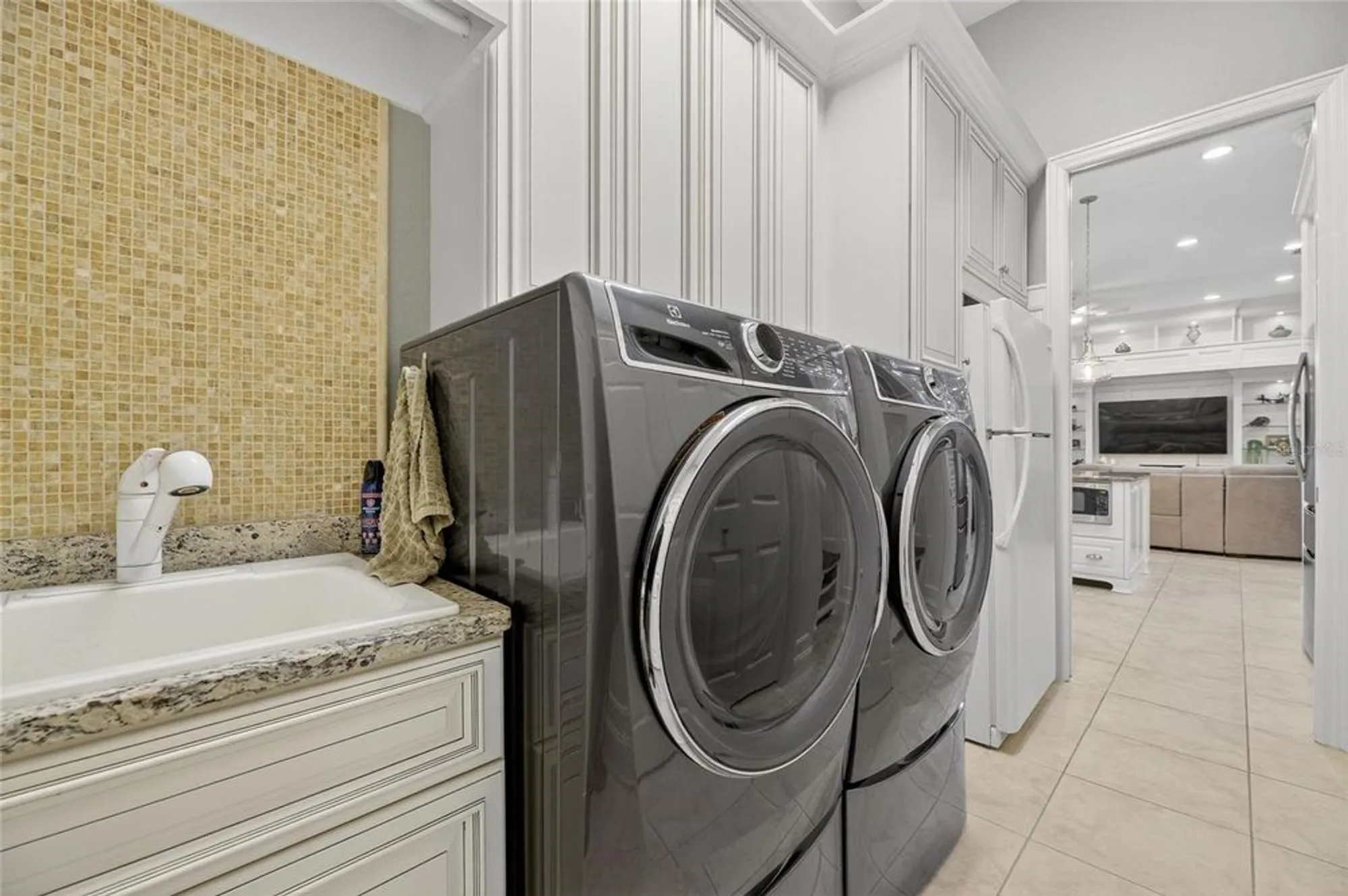 Property Slideshow image 51 of 94 | 539 islebay dr, Apollo Beach, FL, 33572