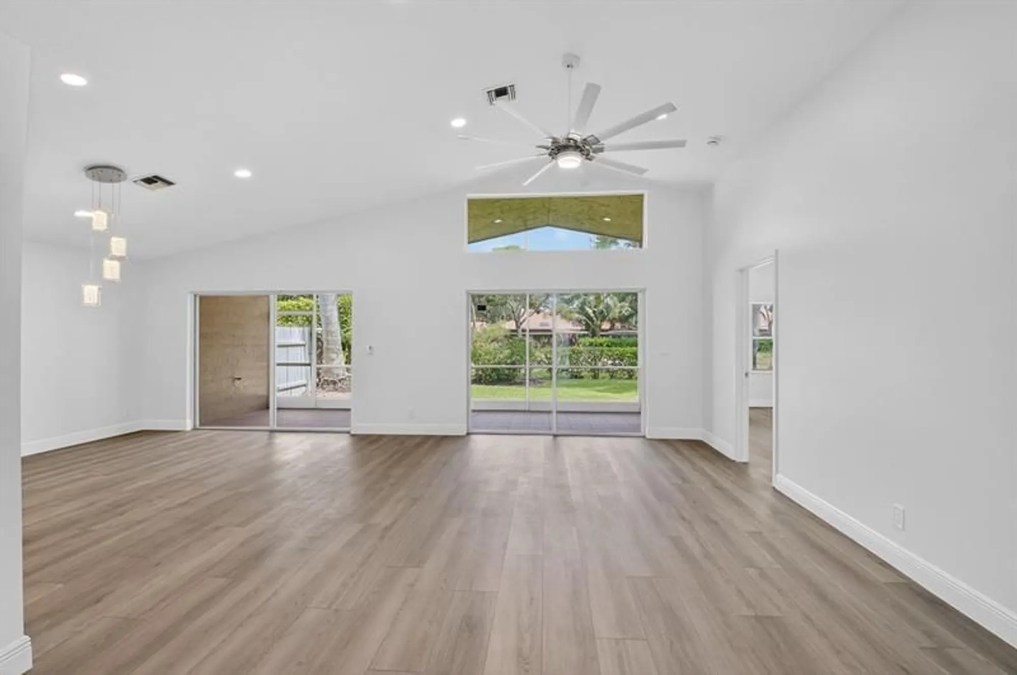 Property Slideshow image 5 of 62 | 5891 royal isles blvd, Boynton Beach, FL, 33437