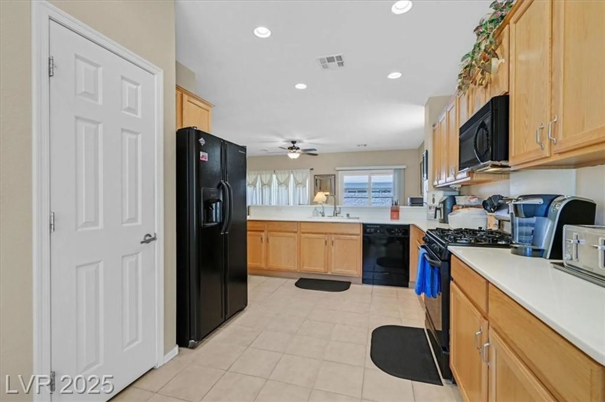 Property Slideshow image 12 of 40 | 2091 waterton rivers dr, Henderson, NV, 89044