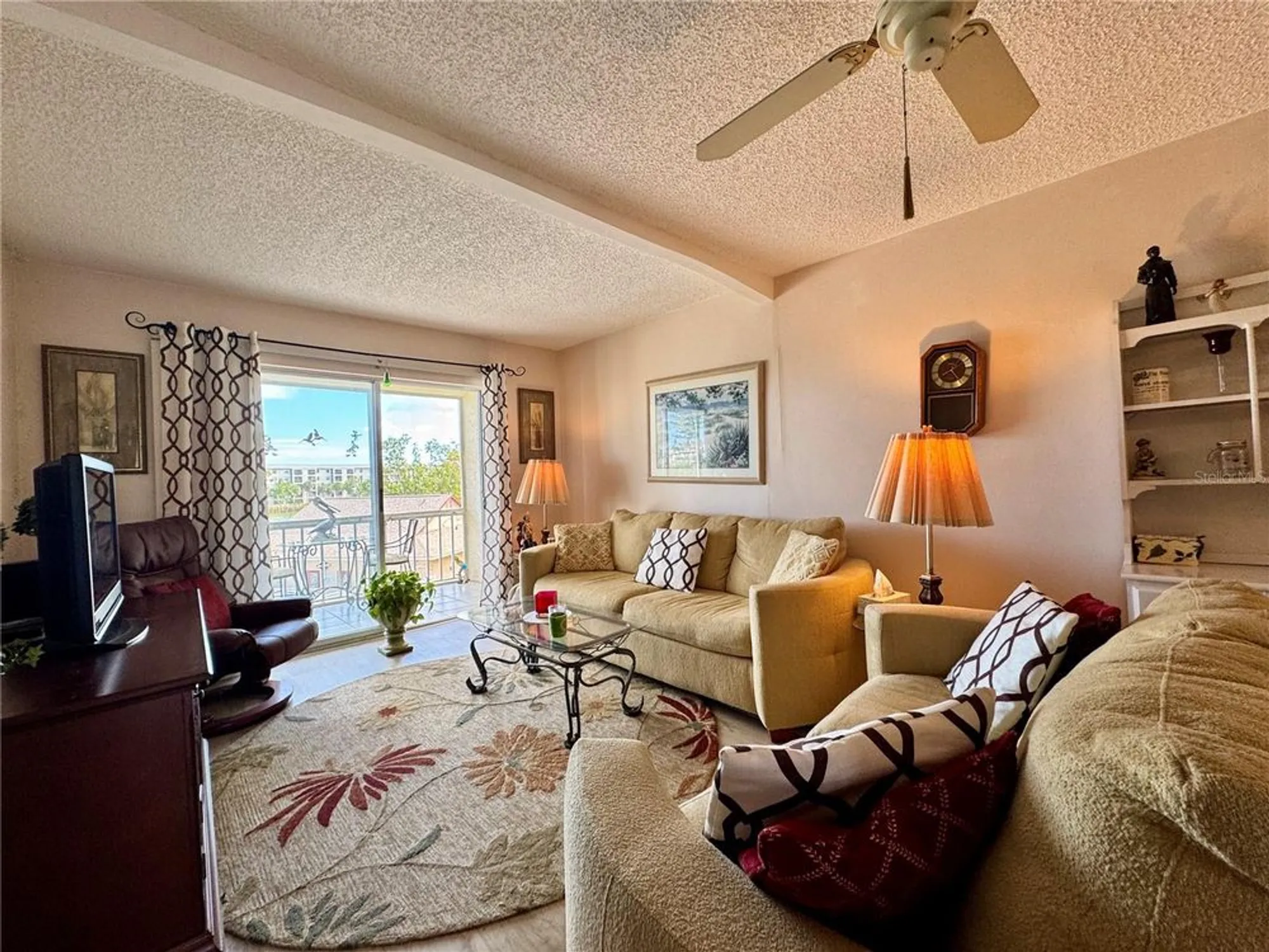 Property Slideshow image 9 of 48 | 3927 lake bayshore dr # f312, Bradenton, FL, 34205