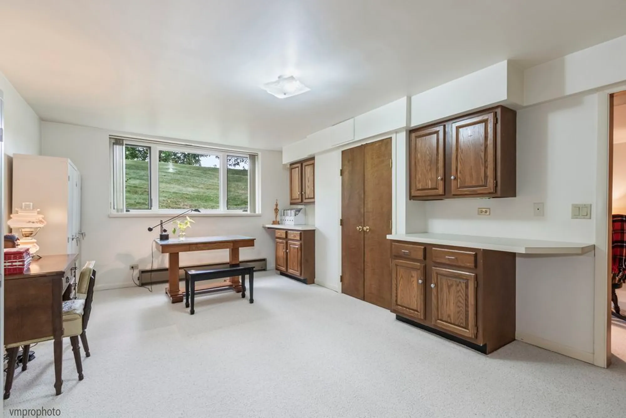 Property Slideshow image 28 of 37 | 68 thornhill ln, Lake Barrington, IL, 60010