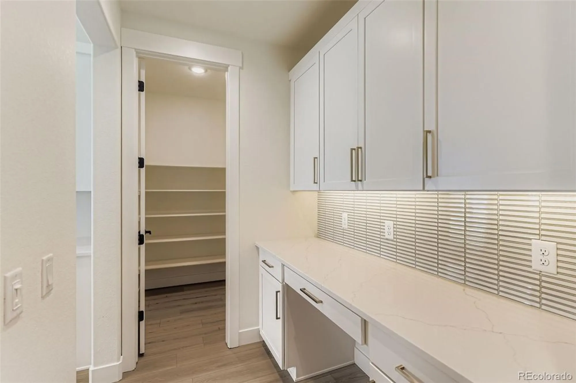 Property Slideshow image 11 of 28 | 9046 s shawnee ct, Aurora, CO, 80016