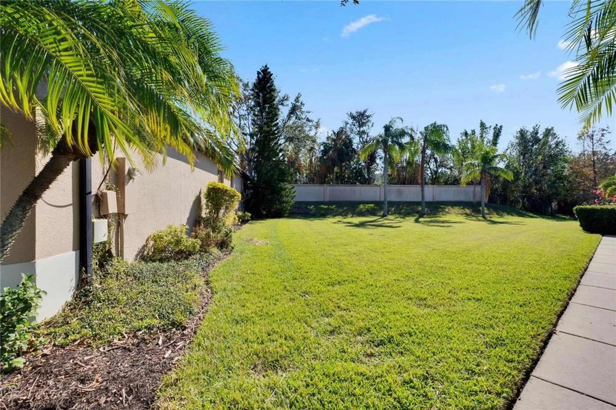 Property Slideshow image 51 of 67 | 204 mystic falls dr, Apollo Beach, FL, 33572