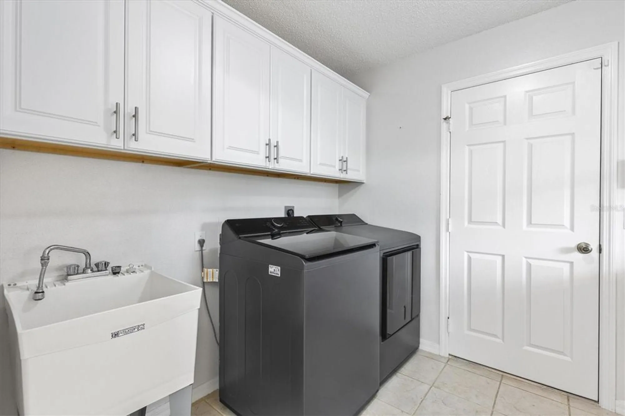 Property Slideshow image 29 of 45 | 515 loma paseo dr, Lady Lake, FL, 32159