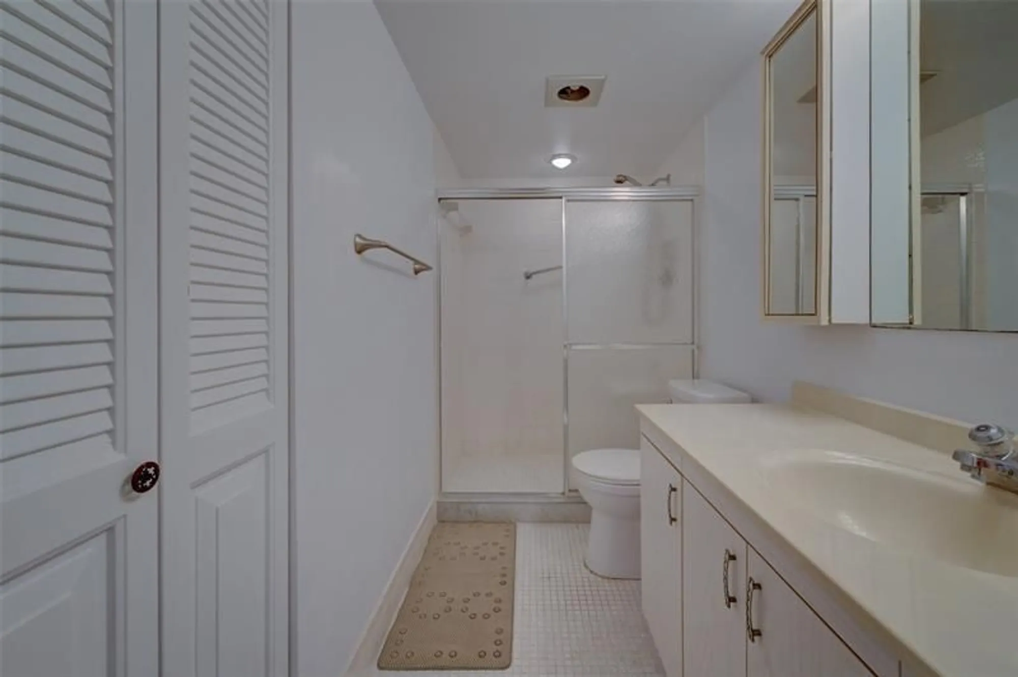 Property Slideshow image 25 of 28 | 2101 lucaya bnd e4, Coconut Creek, FL, 33066