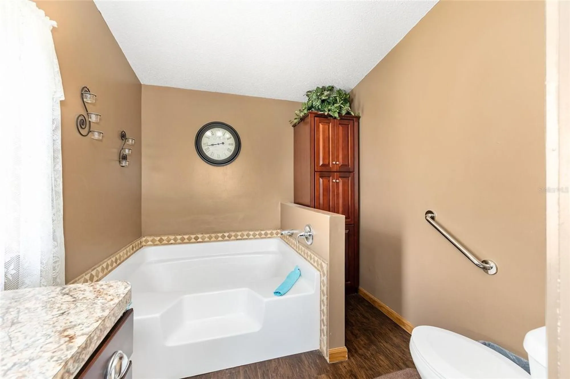 Property Slideshow image 12 of 26 | 7706 county road 109d, Lady Lake, FL, 32159