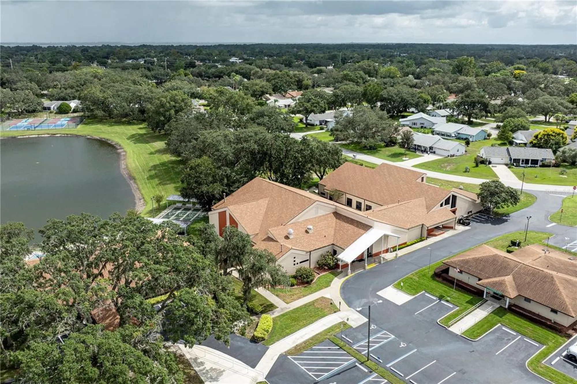 Property Slideshow image 32 of 33 | 803 dundee cir, Leesburg, FL, 34788