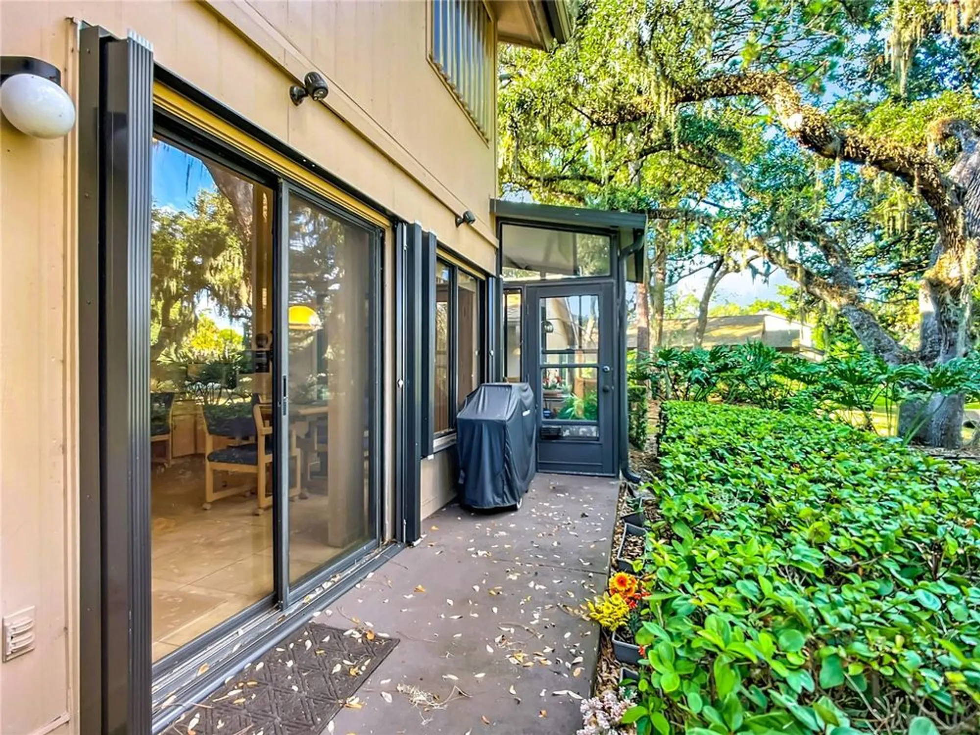 Property Slideshow image 30 of 43 | 4683 oak hollow dr 3, Sarasota, FL, 34241