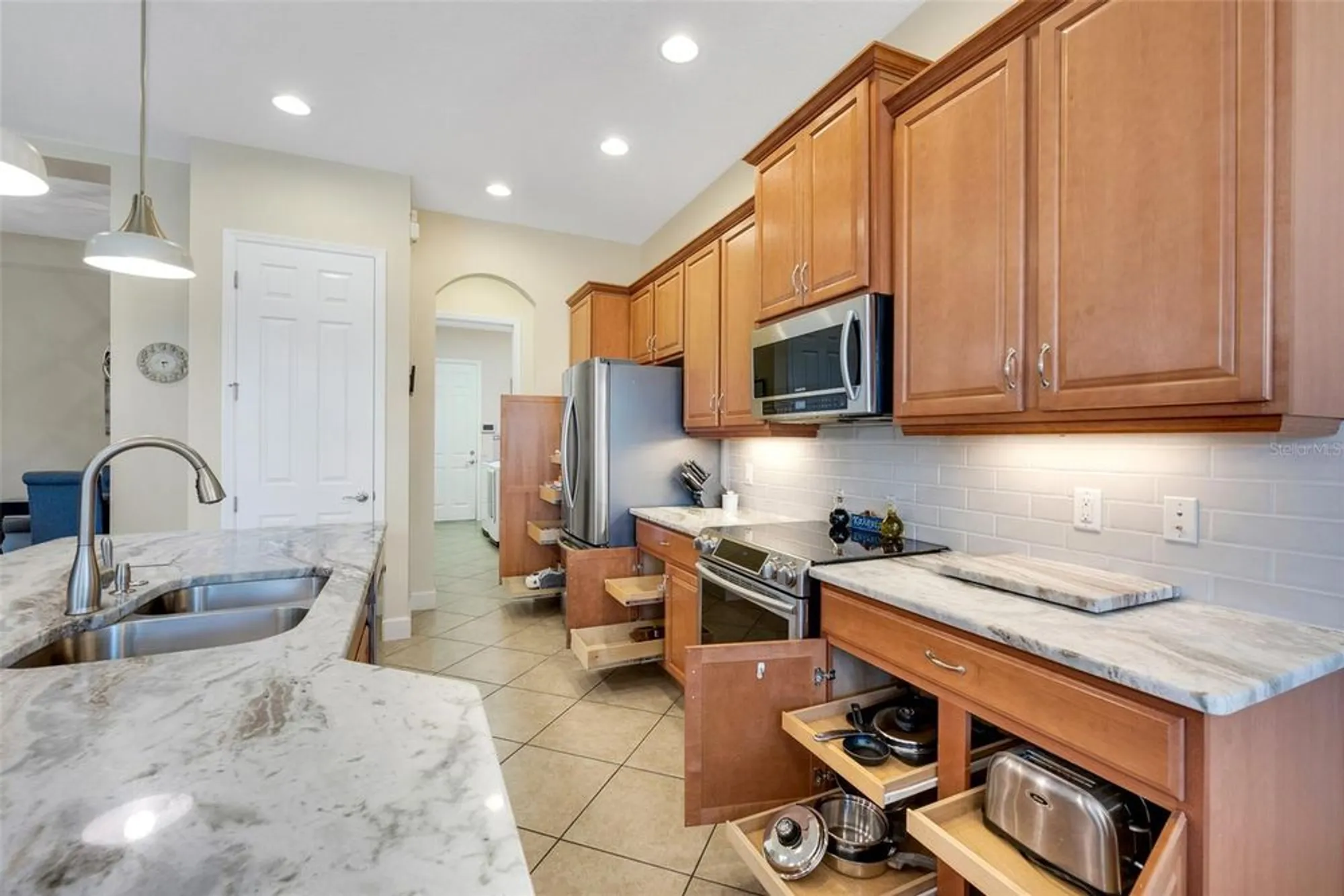 Property Slideshow image 11 of 35 | 1649 emerald dunes dr, Sun City Center, FL, 33573