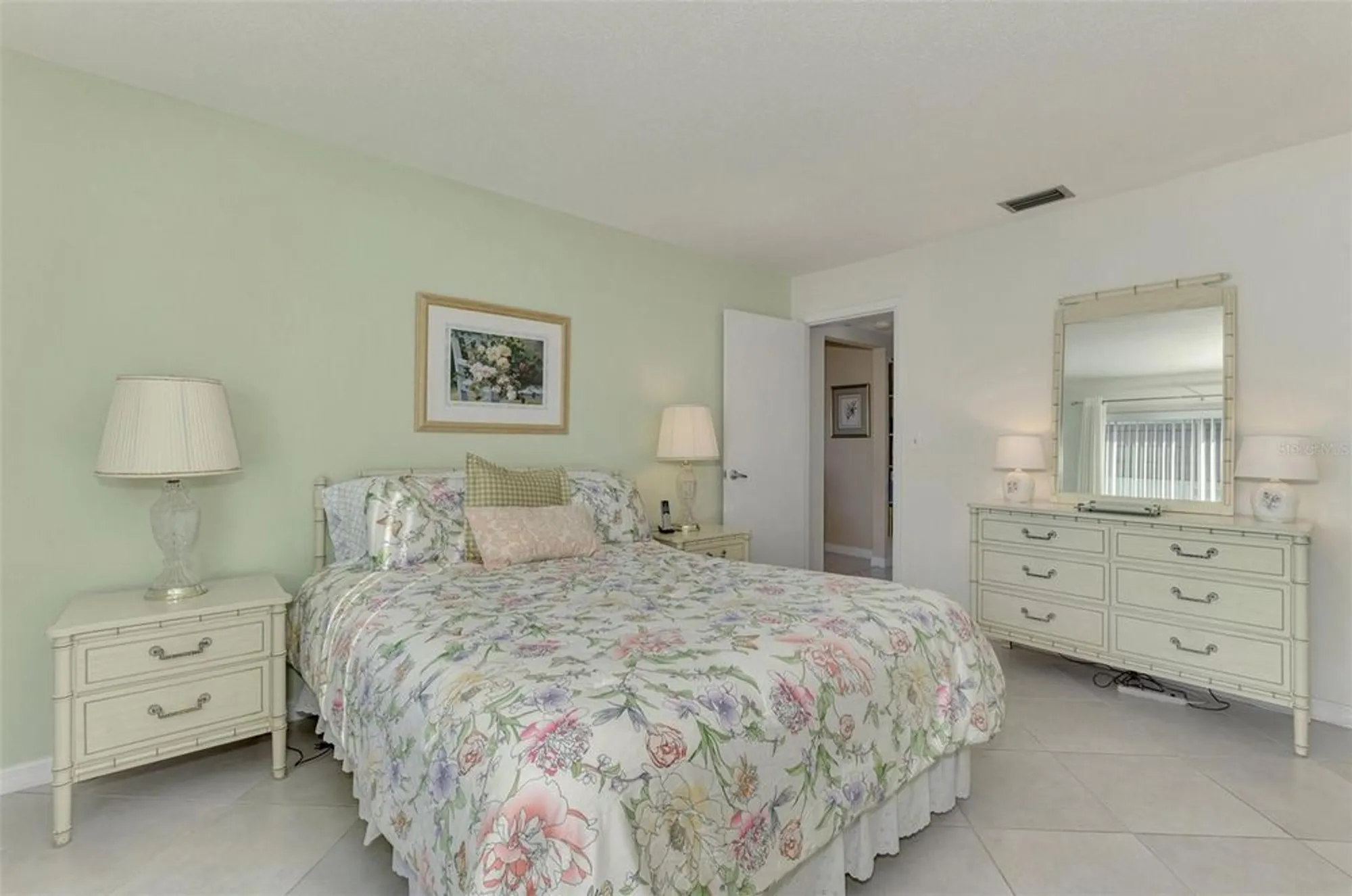 Property Slideshow image 24 of 47 | 2505 riverbluff pkwy # v196, Sarasota, FL, 34231