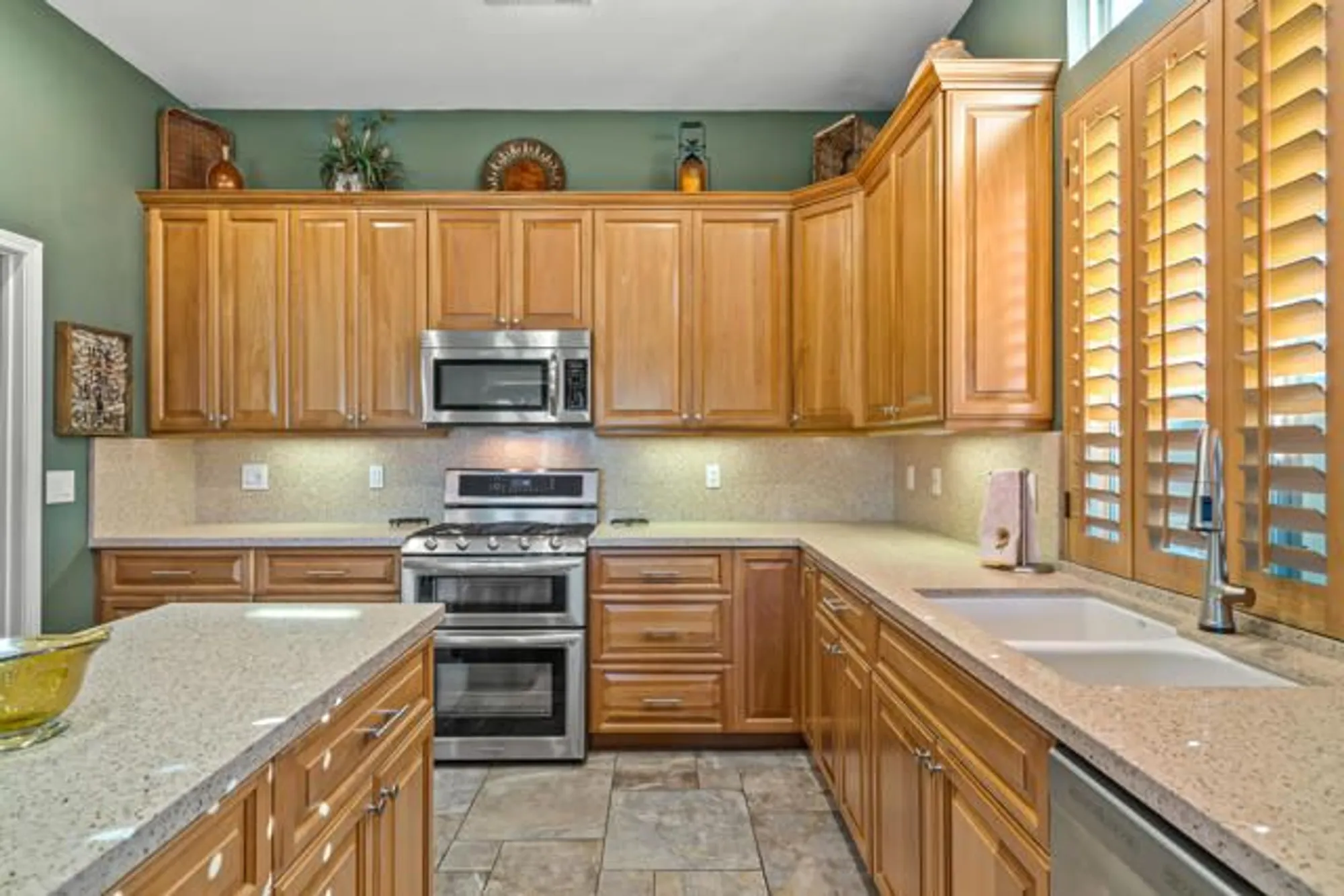 Property Slideshow image 22 of 73 | 44327 royal lytham dr, Indio, CA, 92201