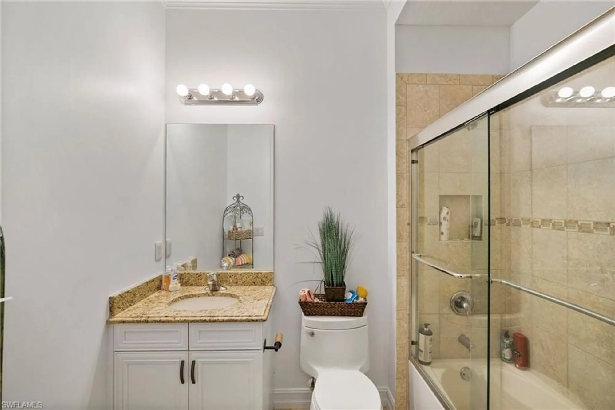 Property Slideshow image 17 of 49 | 8326 adelio ln, Fort Myers, FL, 33912