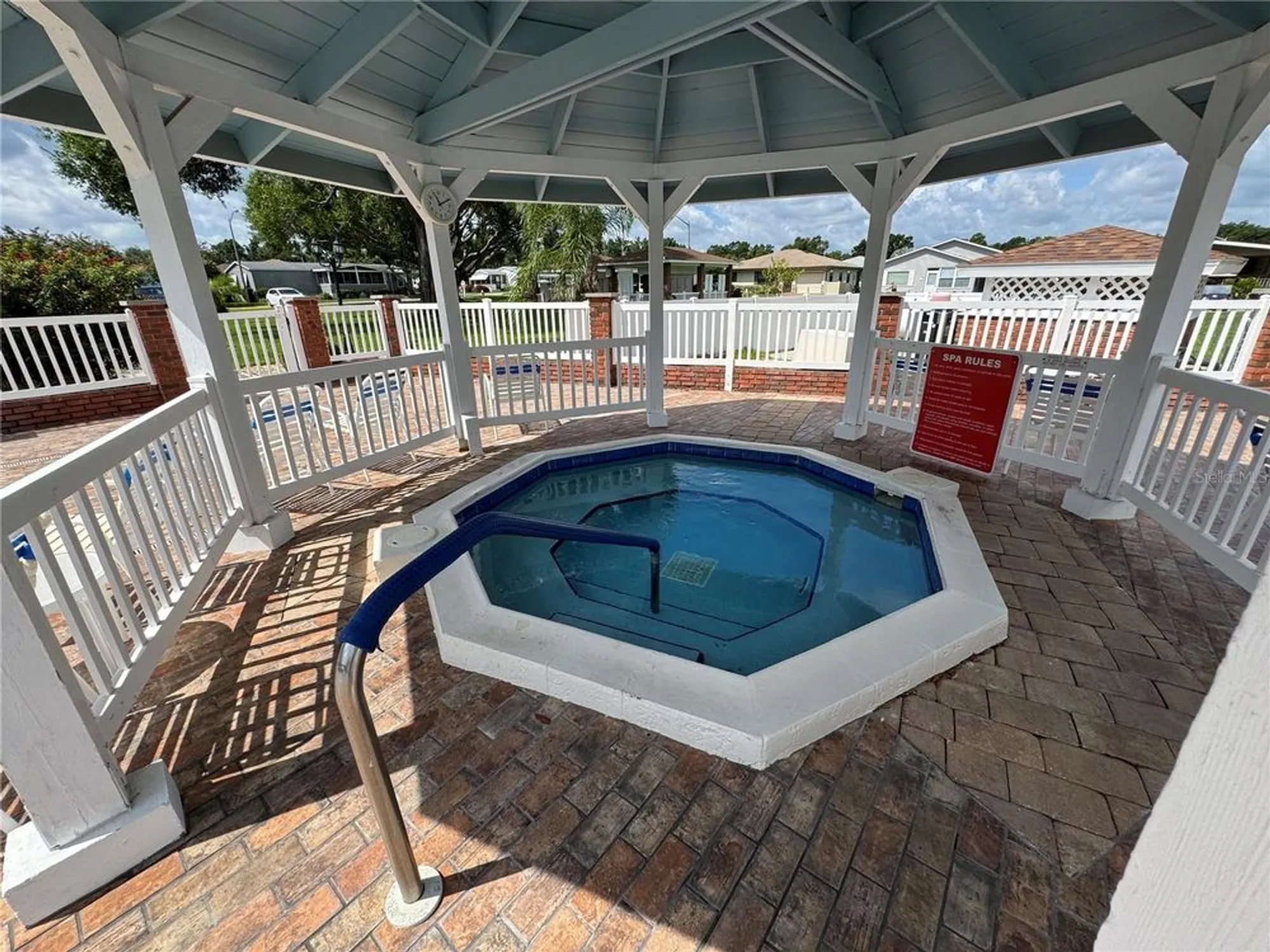 Property Slideshow image 22 of 42 | 4805 colonnades cir, Lakeland, FL, 33811
