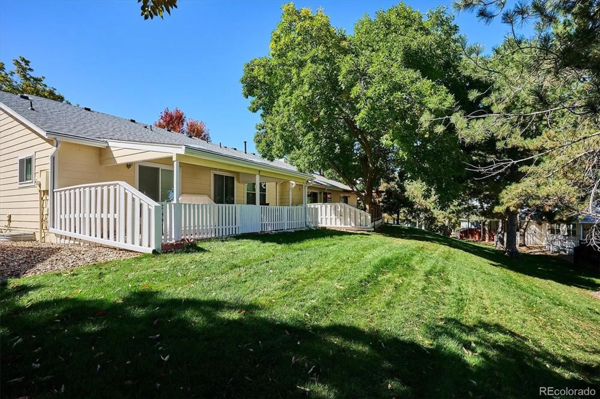 Property Slideshow image 7 of 10 | 7 dunbarton ct, Highlands Ranch, CO, 80130