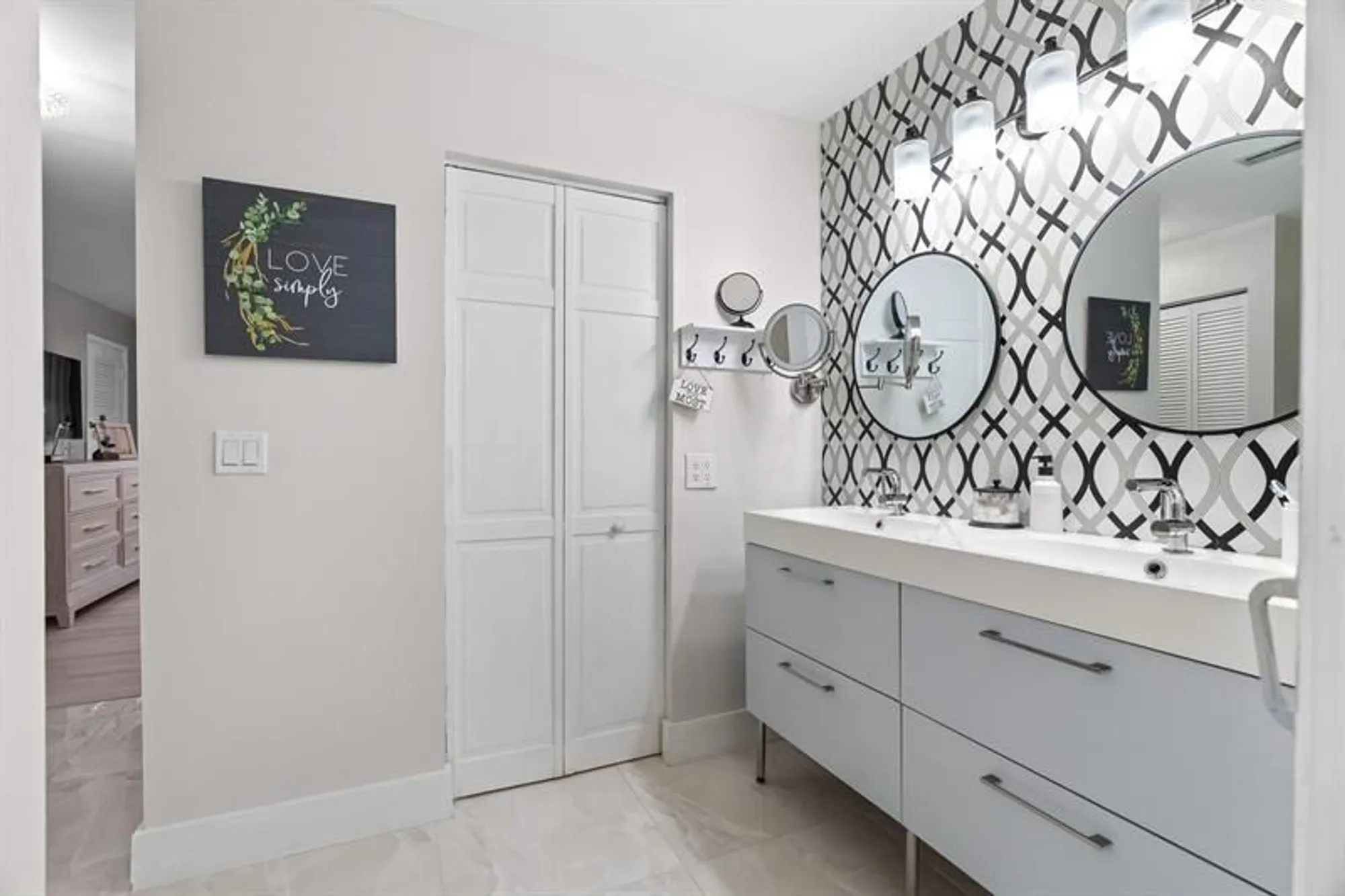 Property Slideshow image 18 of 42 | 21215 lago cir f, Boca Raton, FL, 33433