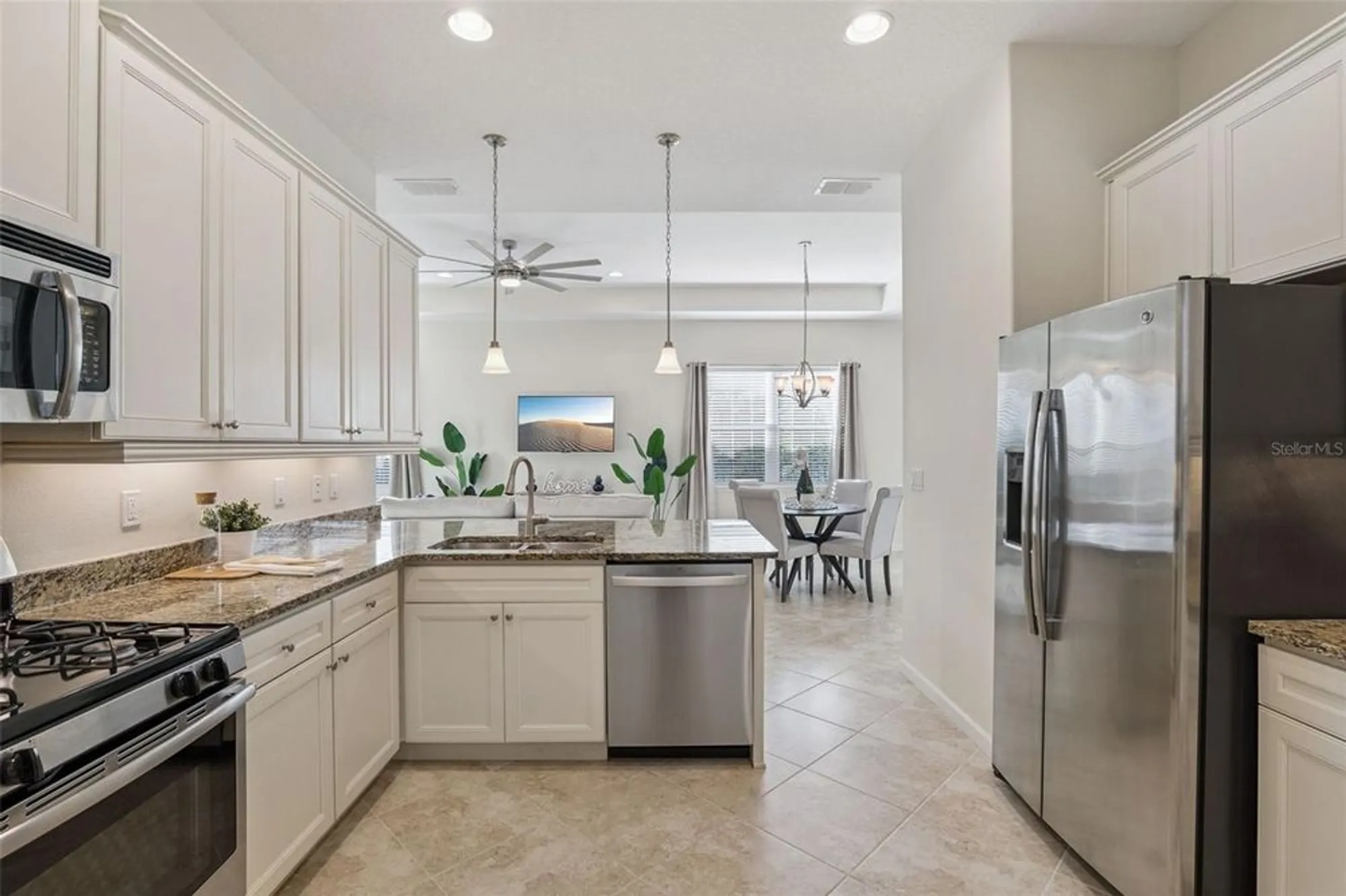 Property Slideshow image 12 of 47 | 404 tisbury ct, Deland, FL, 32724