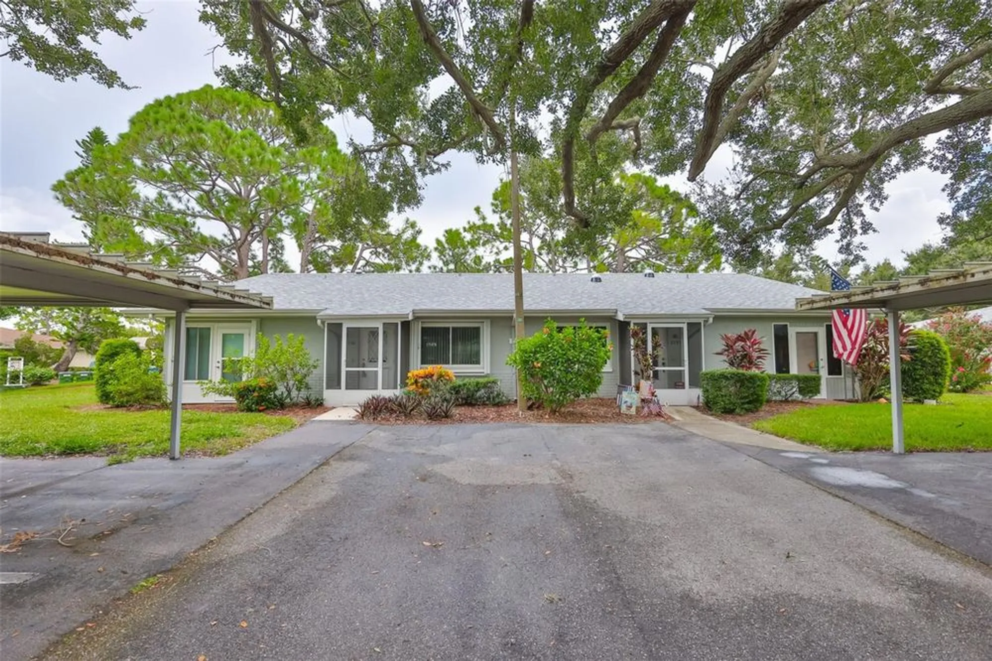 Property Slideshow image 1 of 36 | 2206 horsham pl, Sun City Center, FL, 33573