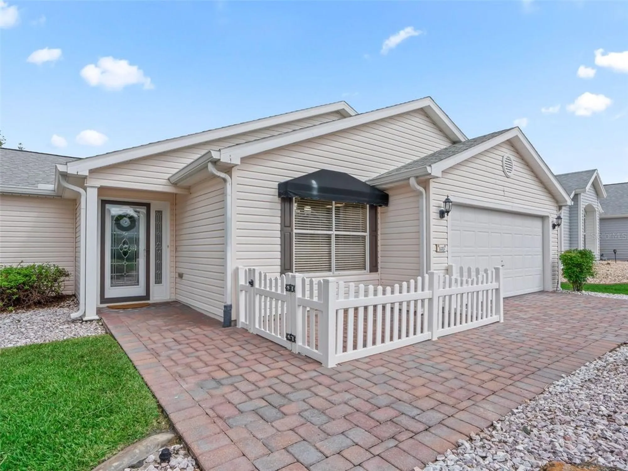 Property Slideshow image 8 of 51 | 1013 del rio dr, Lady Lake, FL, 32159