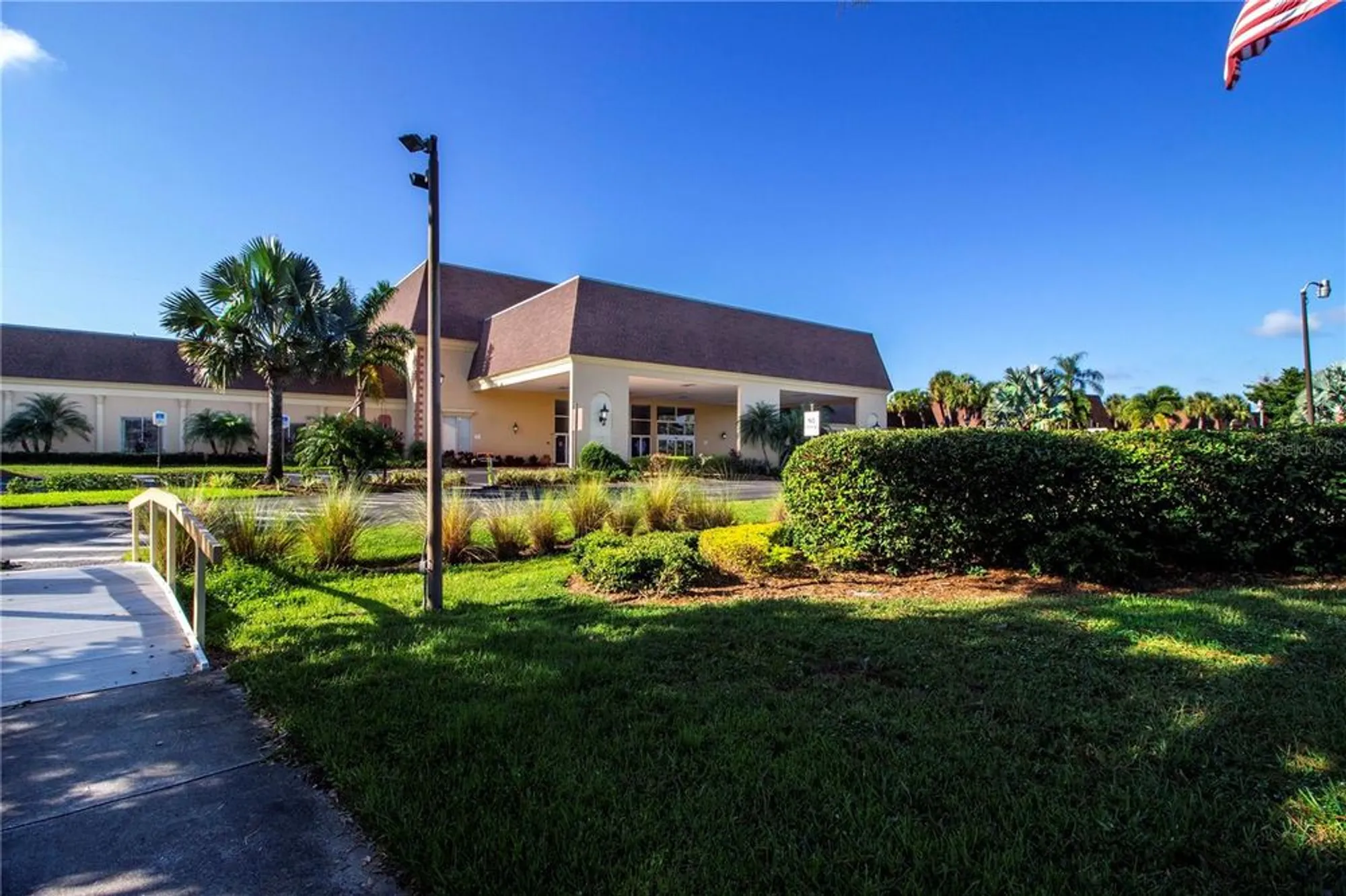 Property Slideshow image 47 of 72 | 1906 canterbury ln 20, Sun City Center, FL, 33573