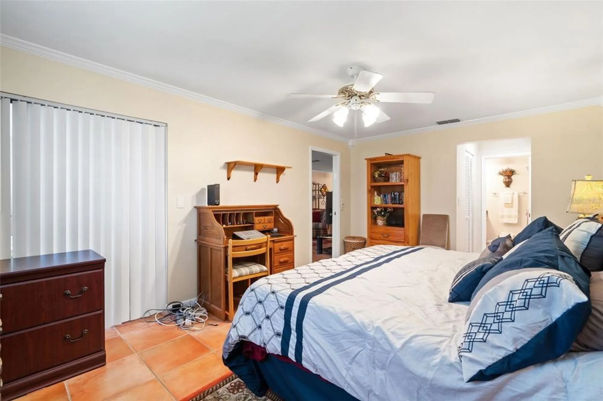 Property Slideshow image 17 of 40 | 19029 us highway 19 apt 25d, Clearwater, FL, 33764