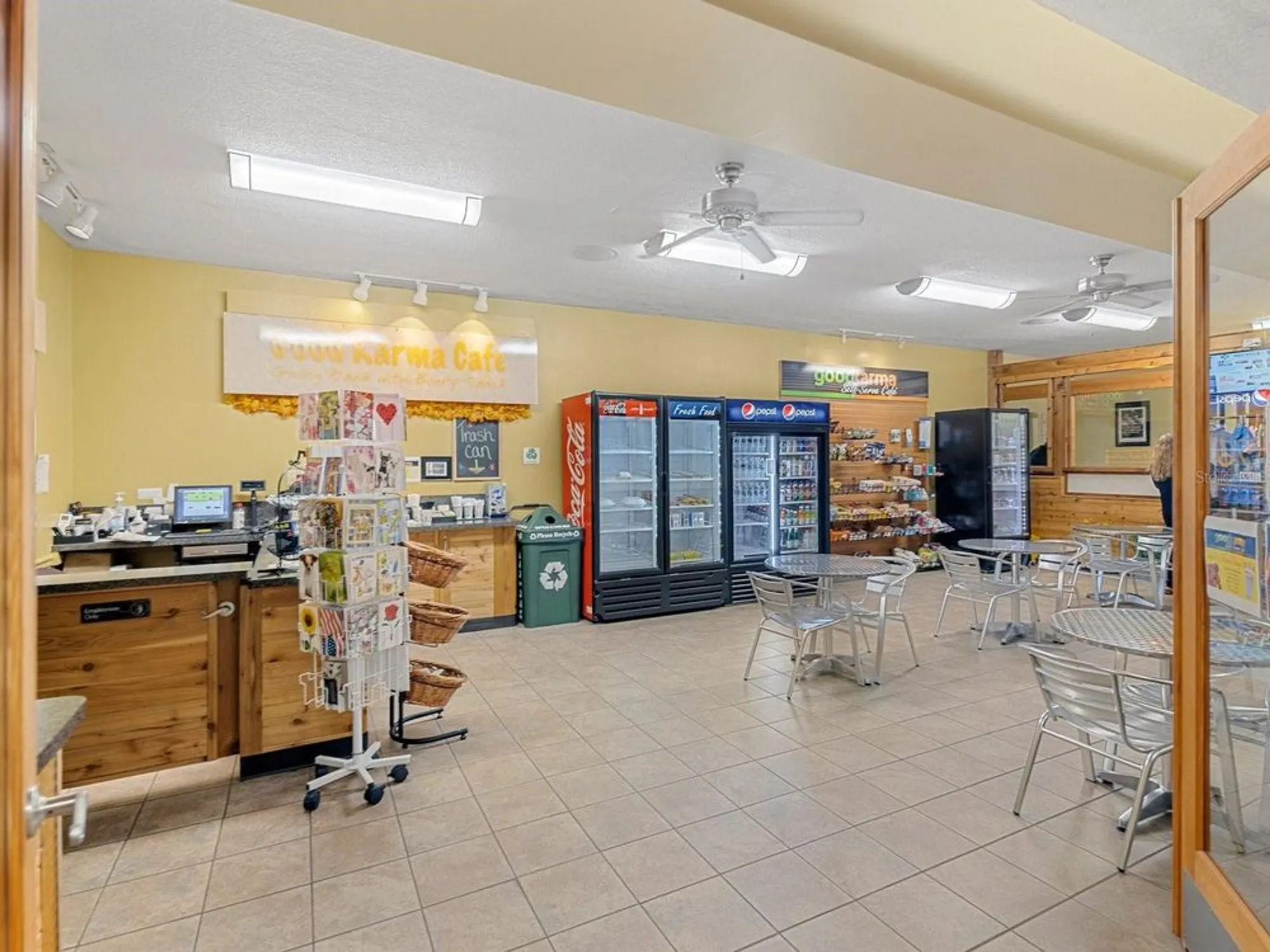 Property Slideshow image 44 of 65 | 2433 brazilia dr apt 43, Clearwater, FL, 33763