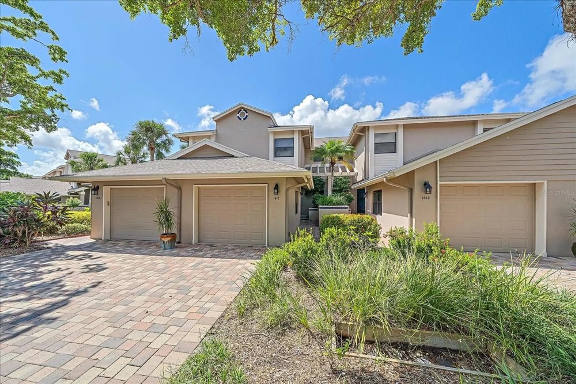 Property Slideshow image 2 of 39 | 1612 starling dr # 101, Sarasota, FL, 34231