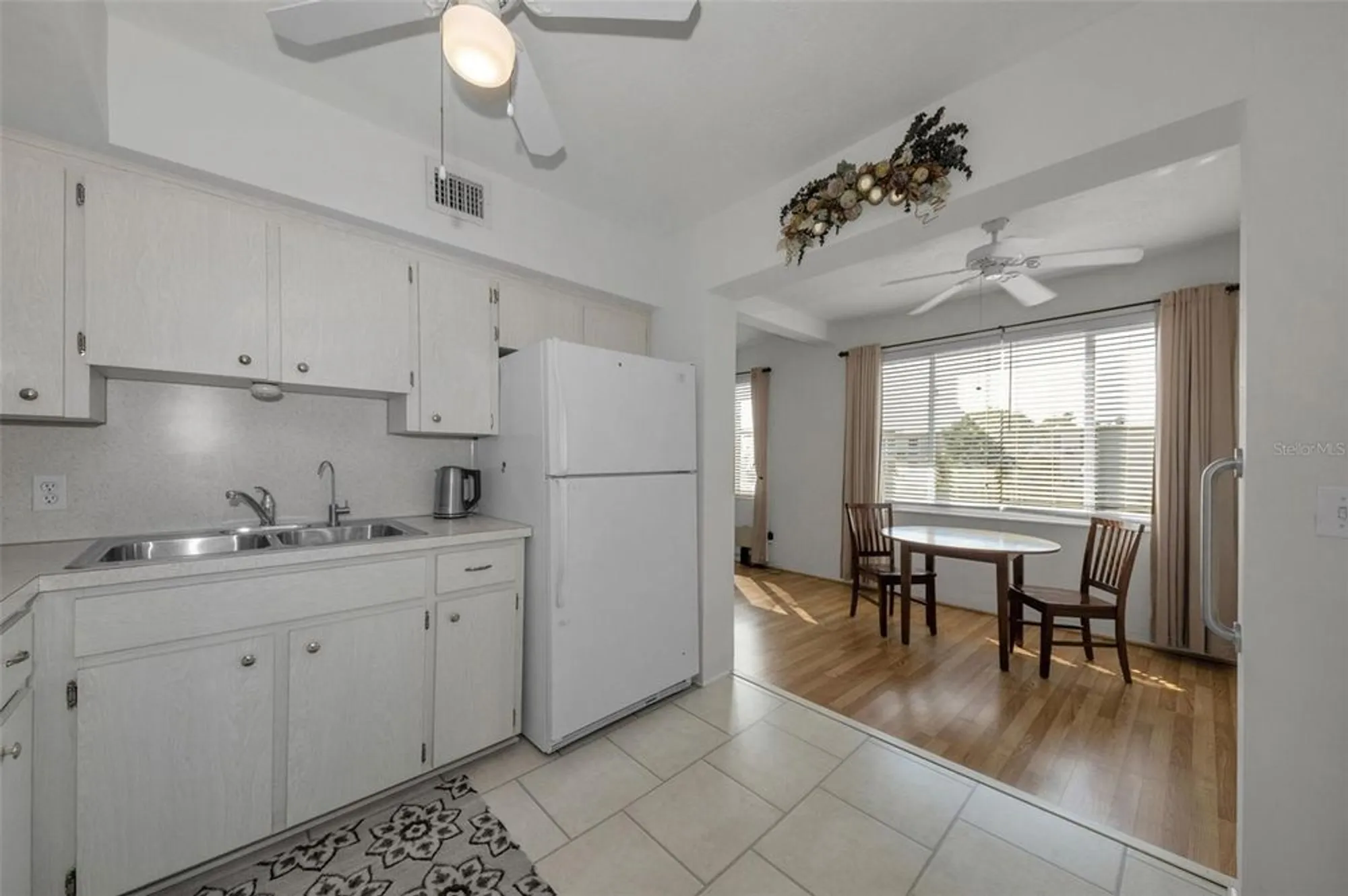 Property Slideshow image 14 of 98 | 2453 brazilia dr 47, Clearwater, FL, 33763