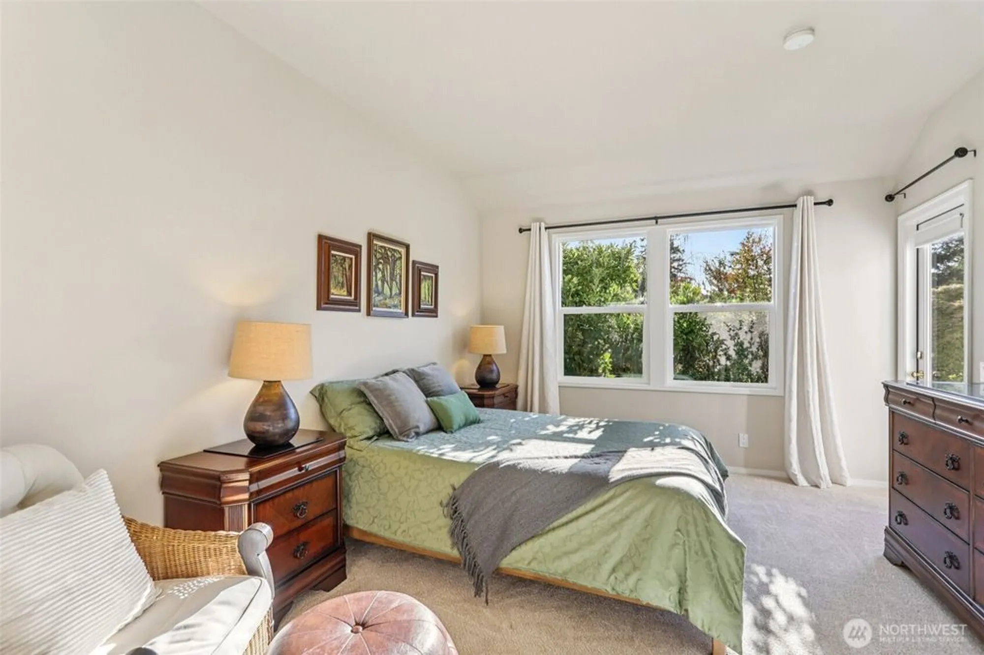 Property Slideshow image 22 of 40 | 4222 221st pl se # 1081, Issaquah, WA, 98029